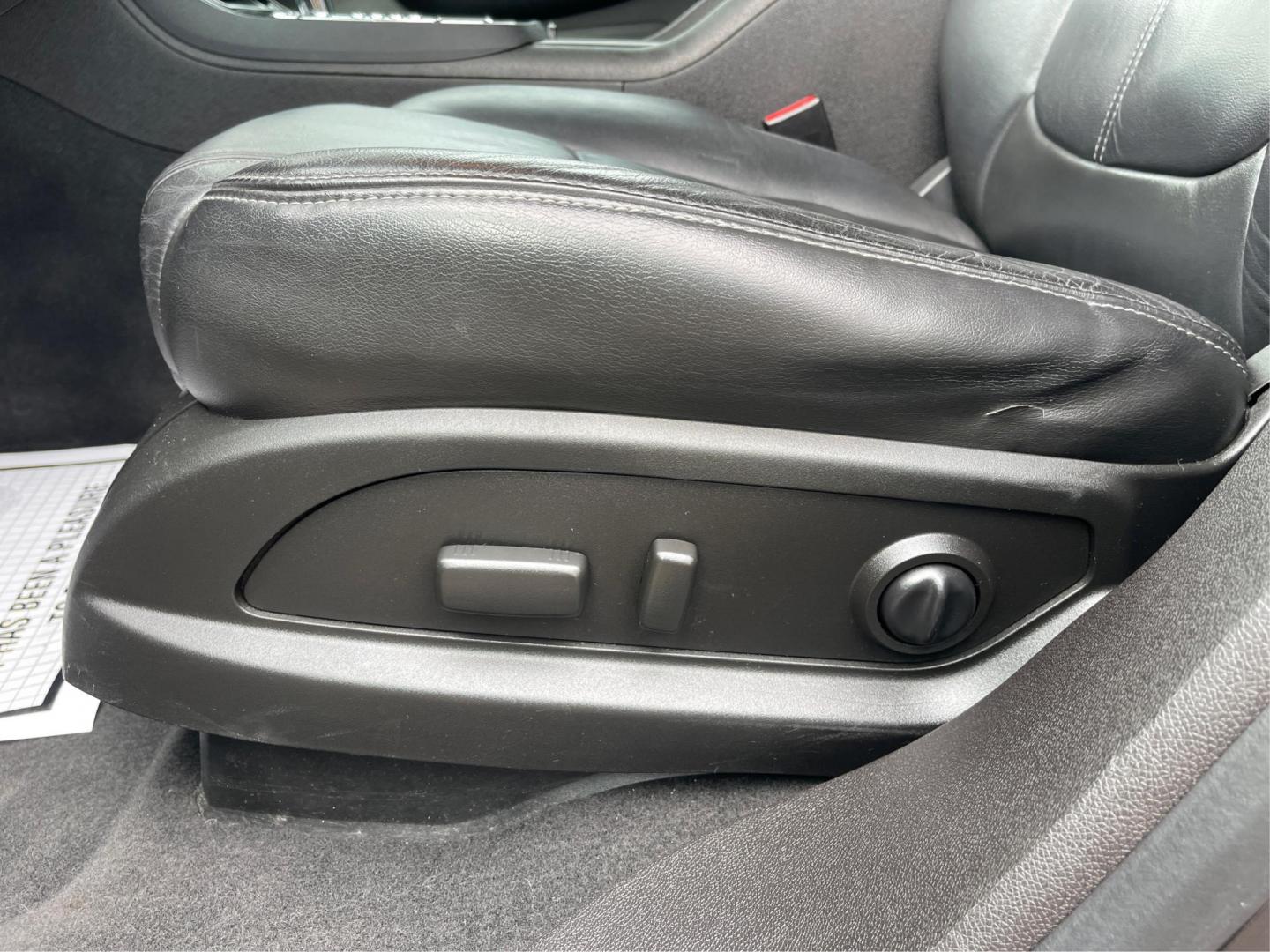 2014 GMC Acadia SLT-1 (1GKKVRKD2EJ) with an 3.6L V-6 gasoline direct injection engine, located at 1099 N County Rd 25A , Troy, OH, 45373, (937) 908-9800, 40.057041, -84.215462 - Photo#17