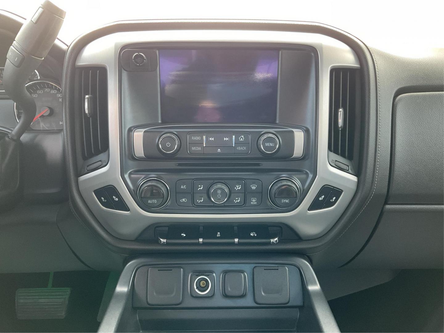 2014 GMC Sierra 1500 SLT (3GTU2VEC5EG) with an Vortec 6.2L V-8 gasoline direct injection engine, located at 1230 East Main St, Xenia, OH, 45385, (937) 908-9800, 39.688042, -83.910538 - Photo#11