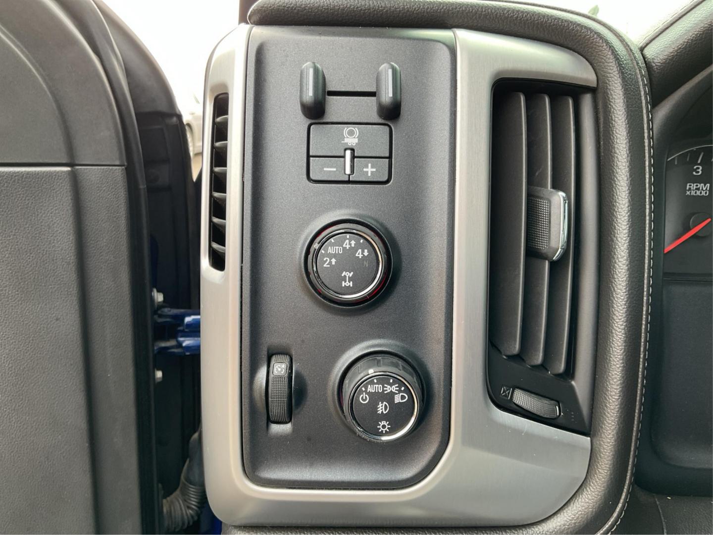 2014 GMC Sierra 1500 SLT (3GTU2VEC5EG) with an Vortec 6.2L V-8 gasoline direct injection engine, located at 1230 East Main St, Xenia, OH, 45385, (937) 908-9800, 39.688042, -83.910538 - Photo#15