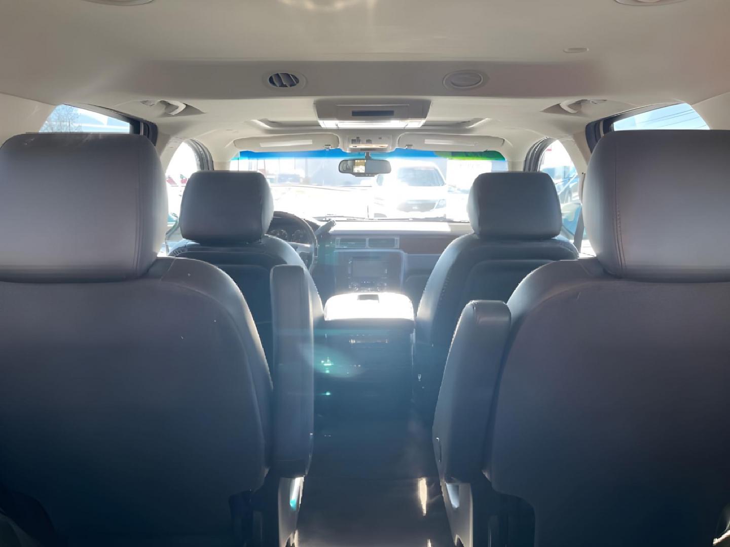 2014 GMC Yukon Denali 4WD (1GKS2EEFXER) with an 6.2L V8 OHV 16V engine, 6-Speed Automatic transmission, located at 4508 South Dixie Dr, Moraine, OH, 45439, (937) 908-9800, 39.807072, -84.031563 - Photo#10