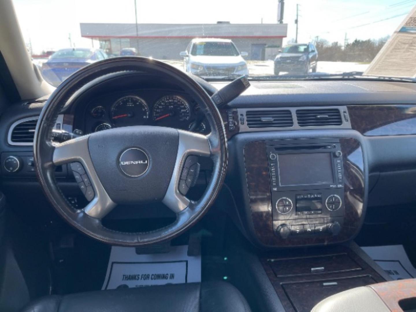 2014 GMC Yukon Denali 4WD (1GKS2EEFXER) with an 6.2L V8 OHV 16V engine, 6-Speed Automatic transmission, located at 4508 South Dixie Dr, Moraine, OH, 45439, (937) 908-9800, 39.807072, -84.031563 - Photo#15