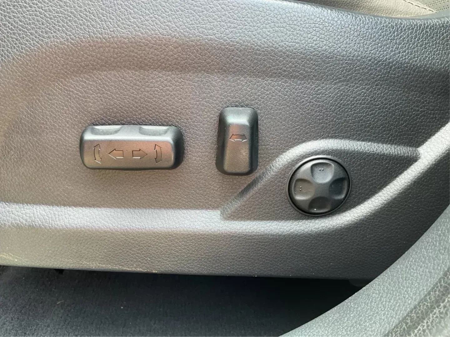 2014 Moonstone Silver Hyundai Santa Fe Sport 2.4 AWD (5XYZUDLB6EG) with an 2.4L L4 DOHC 16V engine, 6-Speed Automatic transmission, located at 8750 N County Rd 25A, Piqua, OH, 45356, (937) 908-9800, 40.164391, -84.232513 - Photo#15