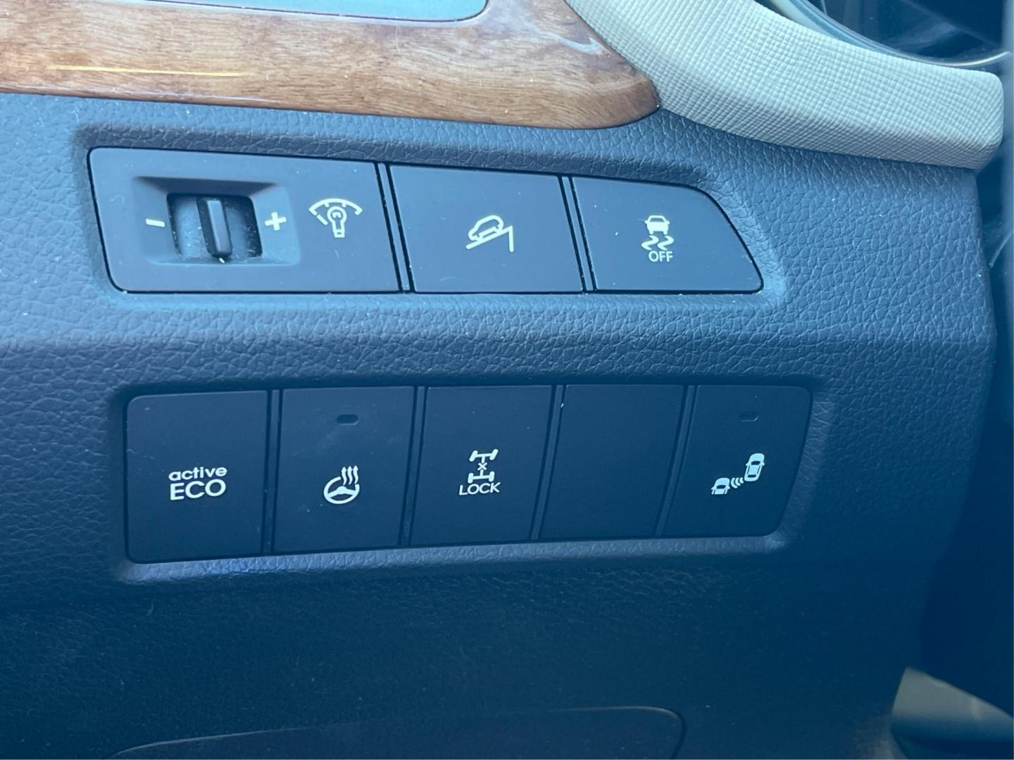 2014 Hyundai Santa Fe Sport 2.4 AWD (5XYZUDLB2EG) with an 2.4L L4 DOHC 16V engine, 6-Speed Automatic transmission, located at 1951 S Dayton Lakeview Rd., New Carlisle, OH, 45344, (937) 908-9800, 39.890999, -84.050255 - Photo#16
