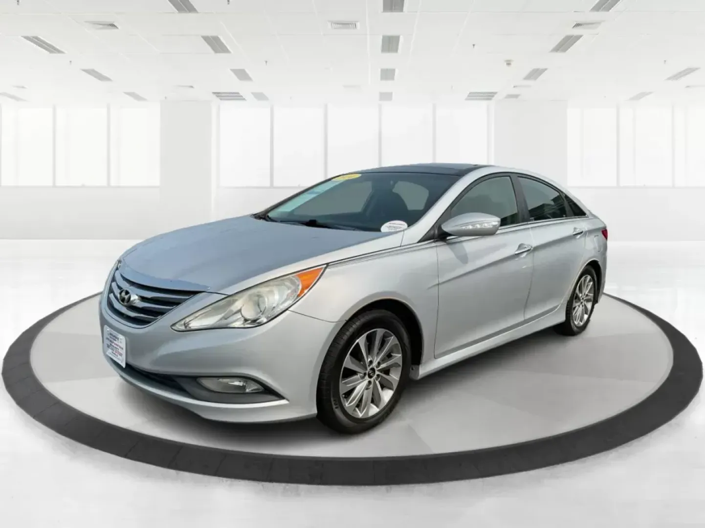 2014 Hyundai Sonata Limited (5NPEC4AC8EH) with an 2.4L I-4 gasoline direct injection engine, located at 1230 East Main St, Xenia, OH, 45385, (937) 908-9800, 39.688042, -83.910538 - Photo#7
