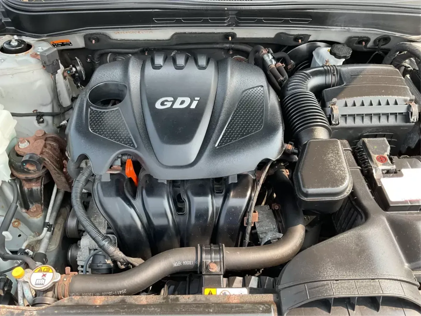 2014 Hyundai Sonata Limited (5NPEC4AC8EH) with an 2.4L I-4 gasoline direct injection engine, located at 1230 East Main St, Xenia, OH, 45385, (937) 908-9800, 39.688042, -83.910538 - Photo#10