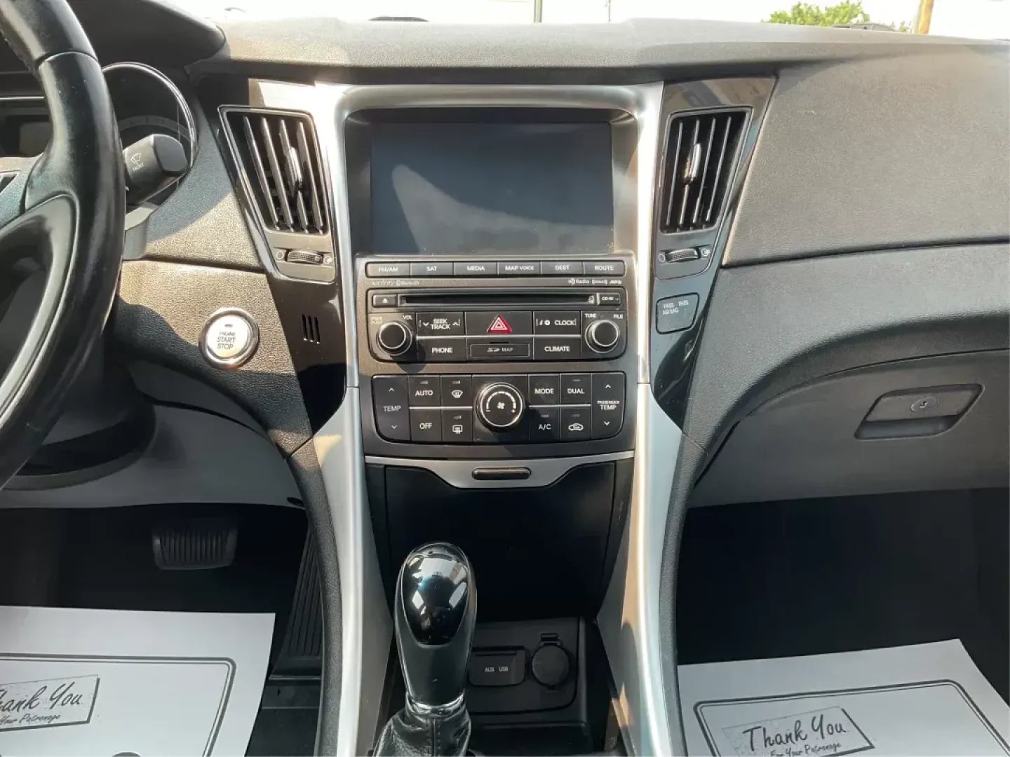 2014 Hyundai Sonata Limited (5NPEC4AC8EH) with an 2.4L I-4 gasoline direct injection engine, located at 1230 East Main St, Xenia, OH, 45385, (937) 908-9800, 39.688042, -83.910538 - Photo#12