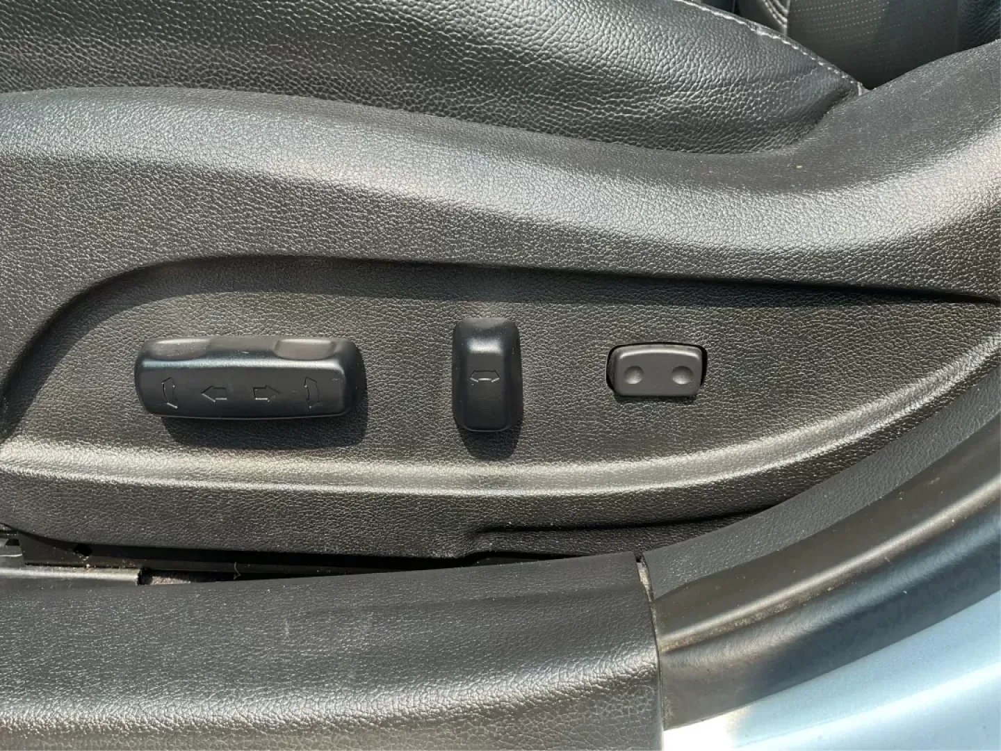 2014 Hyundai Sonata Limited (5NPEC4AC8EH) with an 2.4L I-4 gasoline direct injection engine, located at 1230 East Main St, Xenia, OH, 45385, (937) 908-9800, 39.688042, -83.910538 - Photo#16