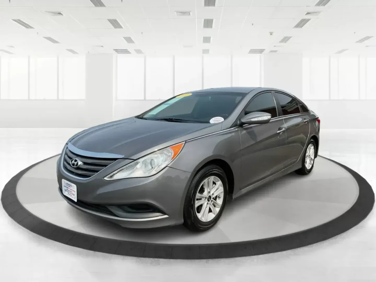 2014 Hyundai Sonata GLS (5NPEB4AC8EH) with an 2.4L I-4 gasoline direct injection engine, located at 401 Woodman Dr, Riverside, OH, 45431, (937) 908-9800, 39.761024, -84.120956 - Photo#7
