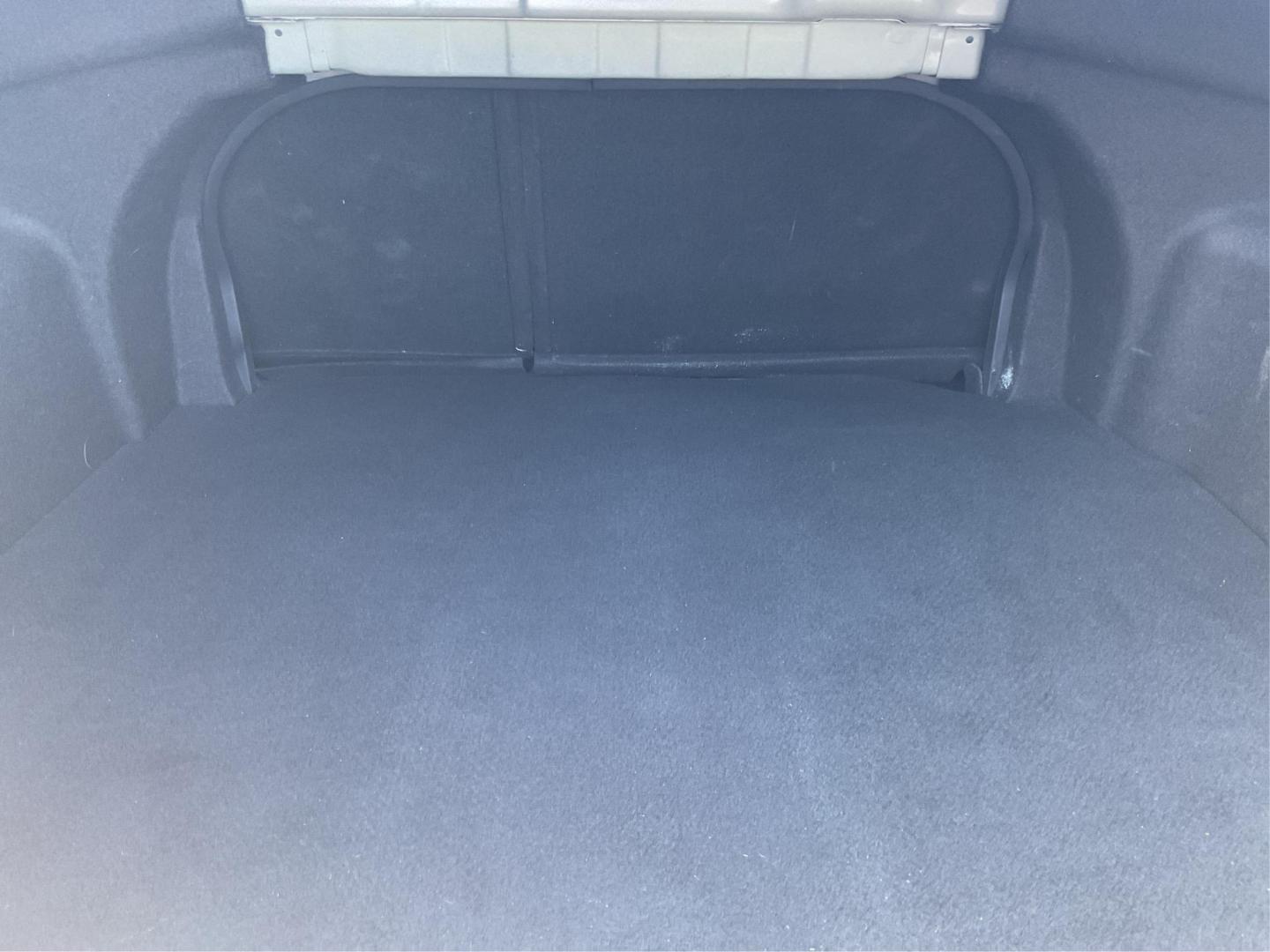 2014 Hyundai Sonata GLS (5NPEB4AC4EH) with an 2.4L I-4 gasoline direct injection engine, located at 1184 Kauffman Ave, Fairborn, OH, 45324, (937) 908-9800, 39.807072, -84.031563 - Photo#11