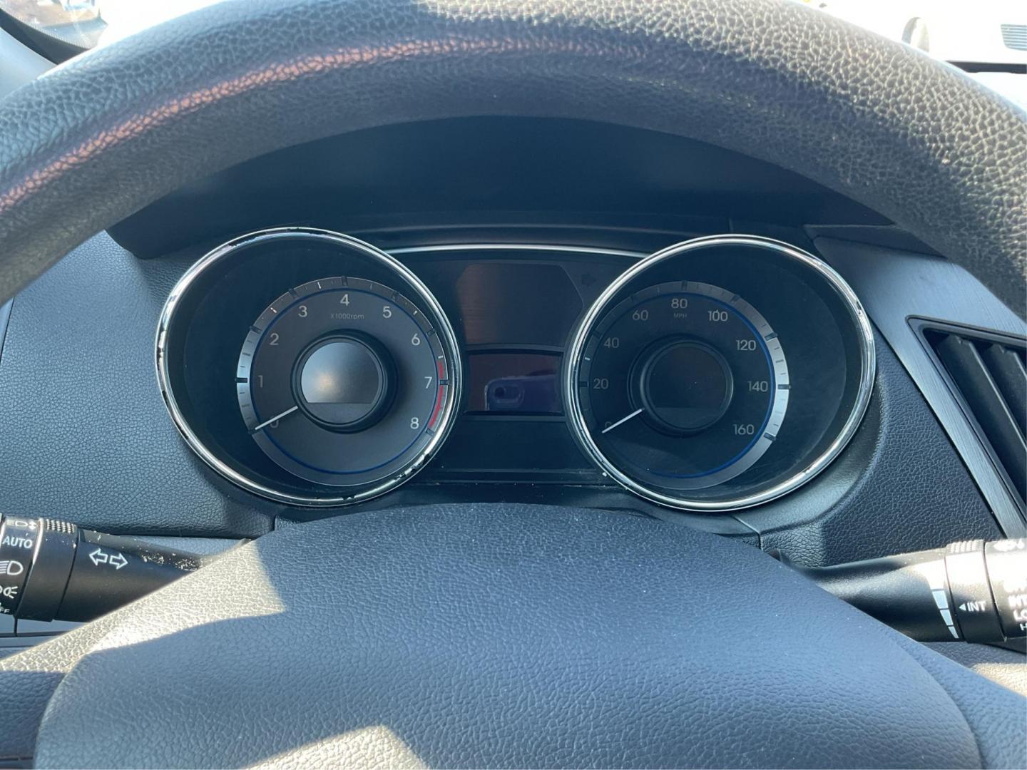 2014 Hyundai Sonata GLS (5NPEB4AC4EH) with an 2.4L I-4 gasoline direct injection engine, located at 1184 Kauffman Ave, Fairborn, OH, 45324, (937) 908-9800, 39.807072, -84.031563 - Photo#14