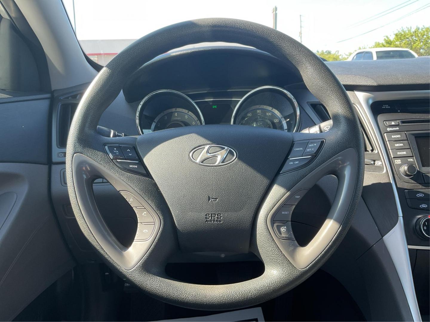 2014 Hyundai Sonata GLS (5NPEB4AC4EH) with an 2.4L I-4 gasoline direct injection engine, located at 1184 Kauffman Ave, Fairborn, OH, 45324, (937) 908-9800, 39.807072, -84.031563 - Photo#15