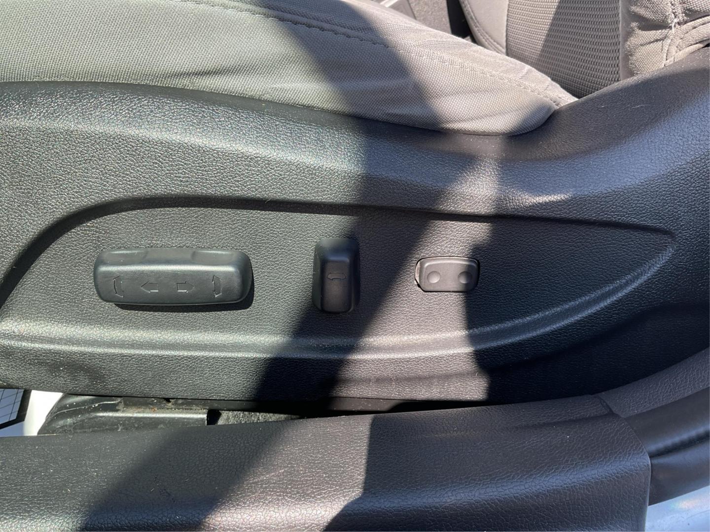 2014 Hyundai Sonata GLS (5NPEB4AC4EH) with an 2.4L I-4 gasoline direct injection engine, located at 1184 Kauffman Ave, Fairborn, OH, 45324, (937) 908-9800, 39.807072, -84.031563 - Photo#16