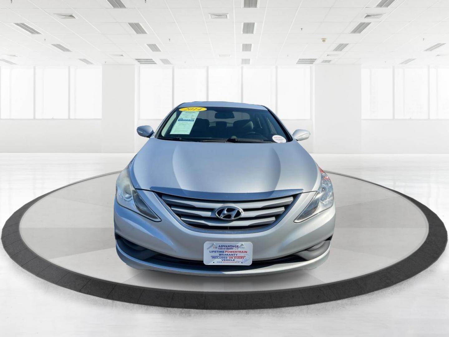 2014 Hyundai Sonata GLS (5NPEB4AC4EH) with an 2.4L I-4 gasoline direct injection engine, located at 1184 Kauffman Ave, Fairborn, OH, 45324, (937) 908-9800, 39.807072, -84.031563 - Photo#6