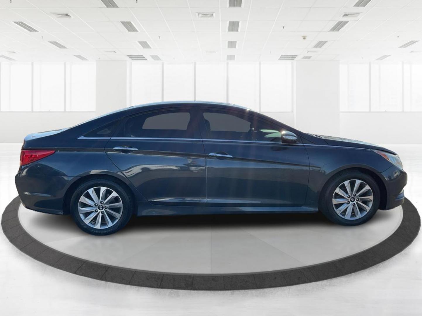 2014 Hyundai Sonata Limited 2.0T (5NPEC4AB6EH) with an 2L I-4 gasoline direct injection engine, located at 8750 N County Rd 25A, Piqua, OH, 45356, (937) 908-9800, 40.164391, -84.232513 - Photo#1