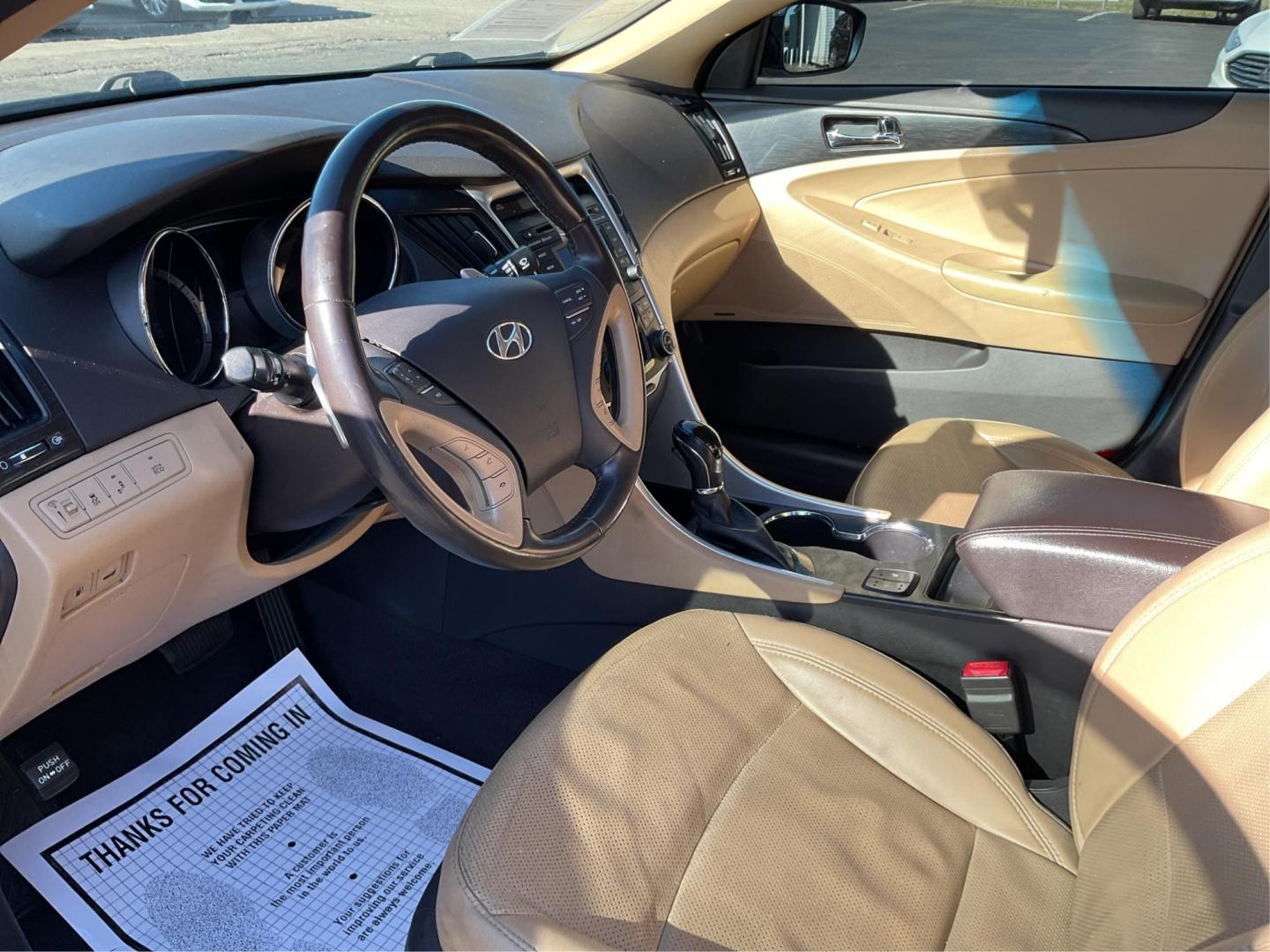 2014 Hyundai Sonata Limited 2.0T (5NPEC4AB6EH) with an 2L I-4 gasoline direct injection engine, located at 8750 N County Rd 25A, Piqua, OH, 45356, (937) 908-9800, 40.164391, -84.232513 - Photo#8