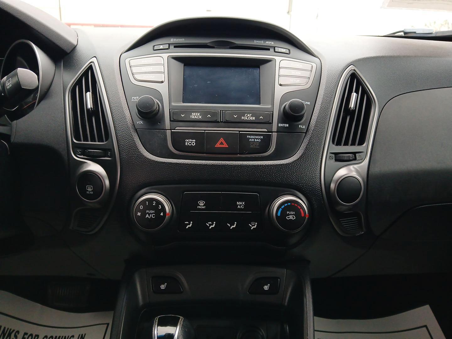 2014 Hyundai Tucson GLS AWD (KM8JUCAGXEU) with an 2.4L L4 DOHC 16V engine, 6-Speed Automatic transmission, located at 1951 S Dayton Lakeview Rd., New Carlisle, OH, 45344, (937) 908-9800, 39.890999, -84.050255 - Photo#12