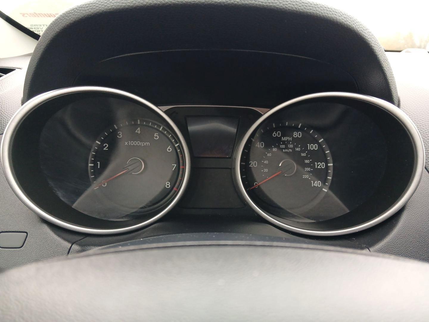 2014 Hyundai Tucson GLS AWD (KM8JUCAGXEU) with an 2.4L L4 DOHC 16V engine, 6-Speed Automatic transmission, located at 1951 S Dayton Lakeview Rd., New Carlisle, OH, 45344, (937) 908-9800, 39.890999, -84.050255 - Photo#14