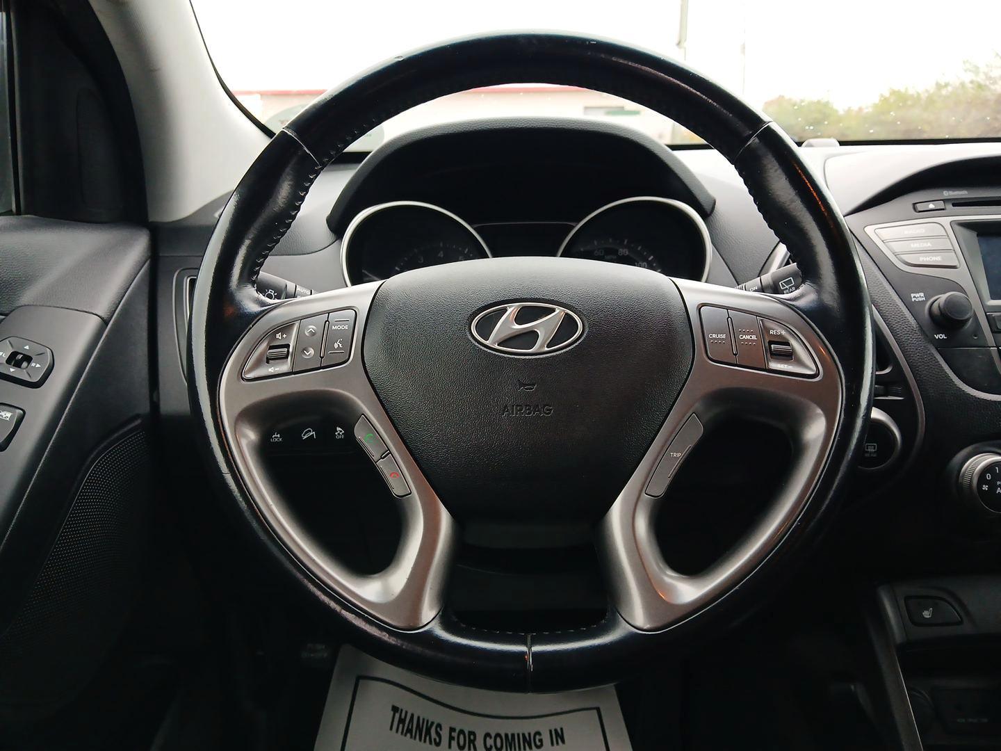 2014 Hyundai Tucson GLS AWD (KM8JUCAGXEU) with an 2.4L L4 DOHC 16V engine, 6-Speed Automatic transmission, located at 1951 S Dayton Lakeview Rd., New Carlisle, OH, 45344, (937) 908-9800, 39.890999, -84.050255 - Photo#15