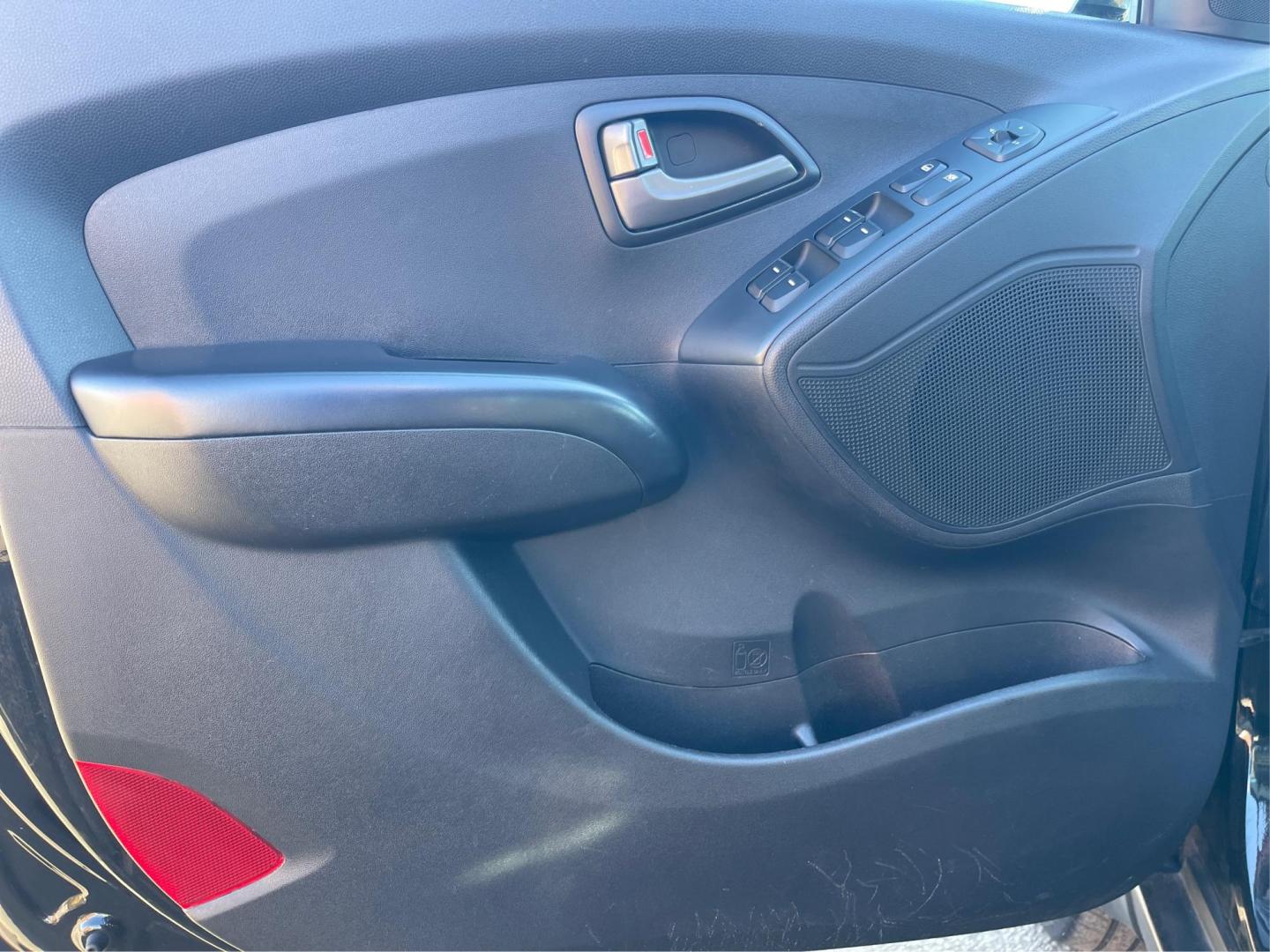 2014 Black Hyundai Tucson GL Auto AWD (KM8JTCAF0EU) with an 2.0L L4 DOHC 16V engine, 6-Speed Automatic transmission, located at 880 E. National Road, OH, 45377, (937) 908-9800, 39.891918, -84.183975 - Photo#18