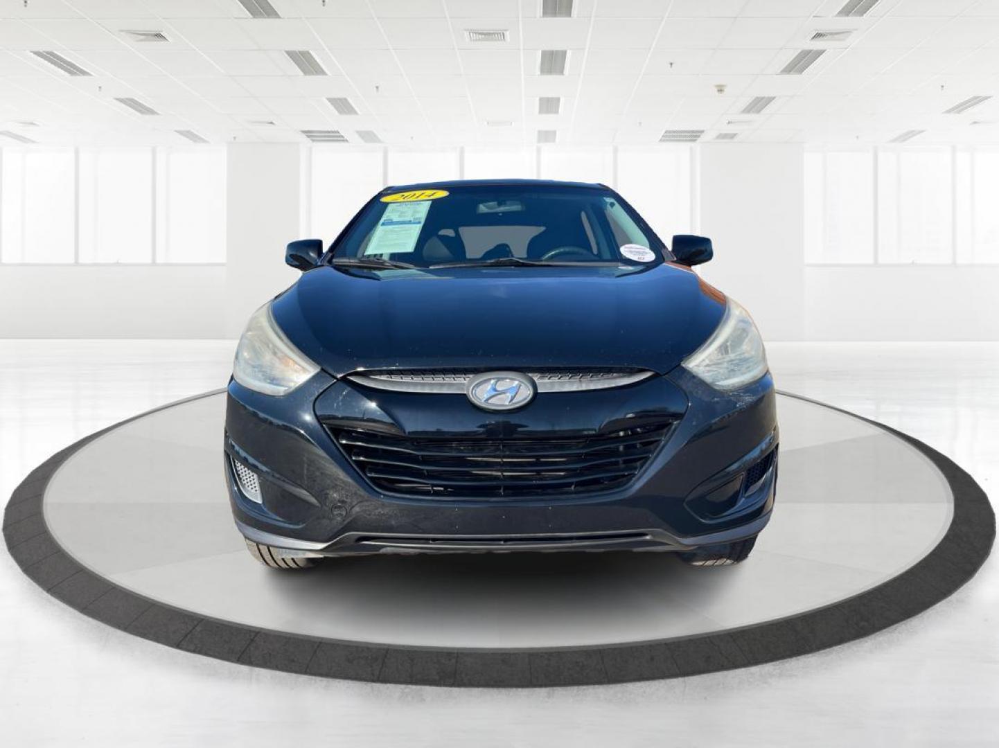 2014 Black Hyundai Tucson GL Auto AWD (KM8JTCAF0EU) with an 2.0L L4 DOHC 16V engine, 6-Speed Automatic transmission, located at 880 E. National Road, OH, 45377, (937) 908-9800, 39.891918, -84.183975 - Photo#6