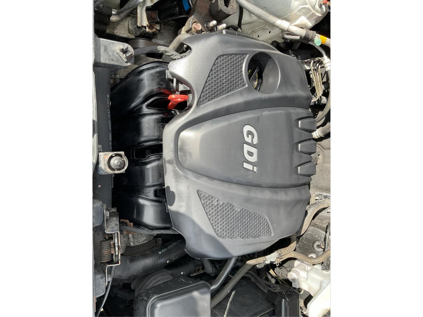 2014 Hyundai Tucson SE (KM8JU3AG0EU) with an Theta II 2.4L I-4 gasoline direct injection engine, located at 880 E. National Road, OH, 45377, (937) 908-9800, 39.891918, -84.183975 - Photo#8