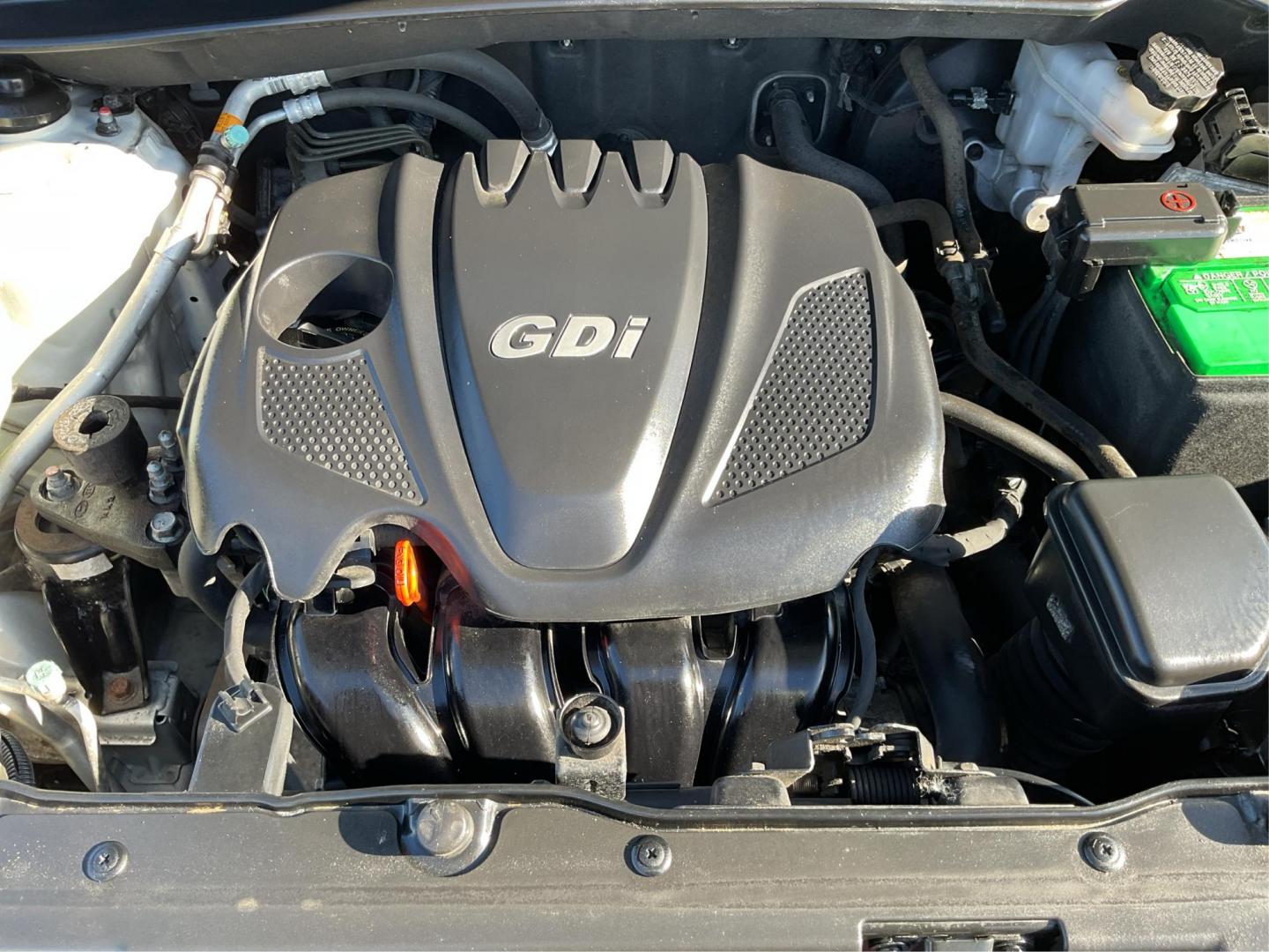 2014 Hyundai Tucson SE (KM8JUCAG8EU) with an Theta II 2.4L I-4 gasoline direct injection engine, located at 880 E. National Road, OH, 45377, (937) 908-9800, 39.891918, -84.183975 - Photo#10