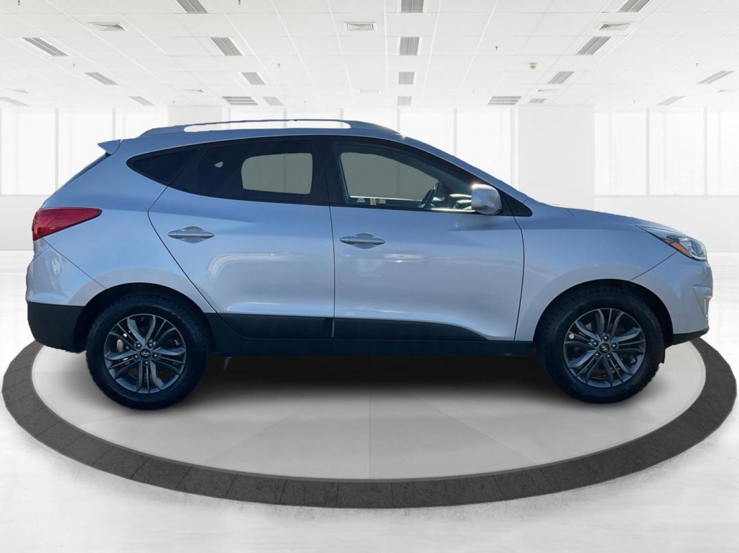 2014 Hyundai Tucson SE (KM8JUCAG8EU) with an Theta II 2.4L I-4 gasoline direct injection engine, located at 880 E. National Road, OH, 45377, (937) 908-9800, 39.891918, -84.183975 - Photo#1