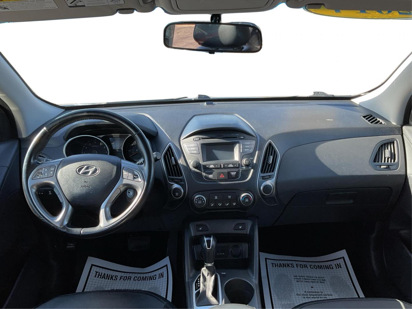 2014 Hyundai Tucson SE (KM8JUCAG8EU) with an Theta II 2.4L I-4 gasoline direct injection engine, located at 880 E. National Road, OH, 45377, (937) 908-9800, 39.891918, -84.183975 - Photo#19