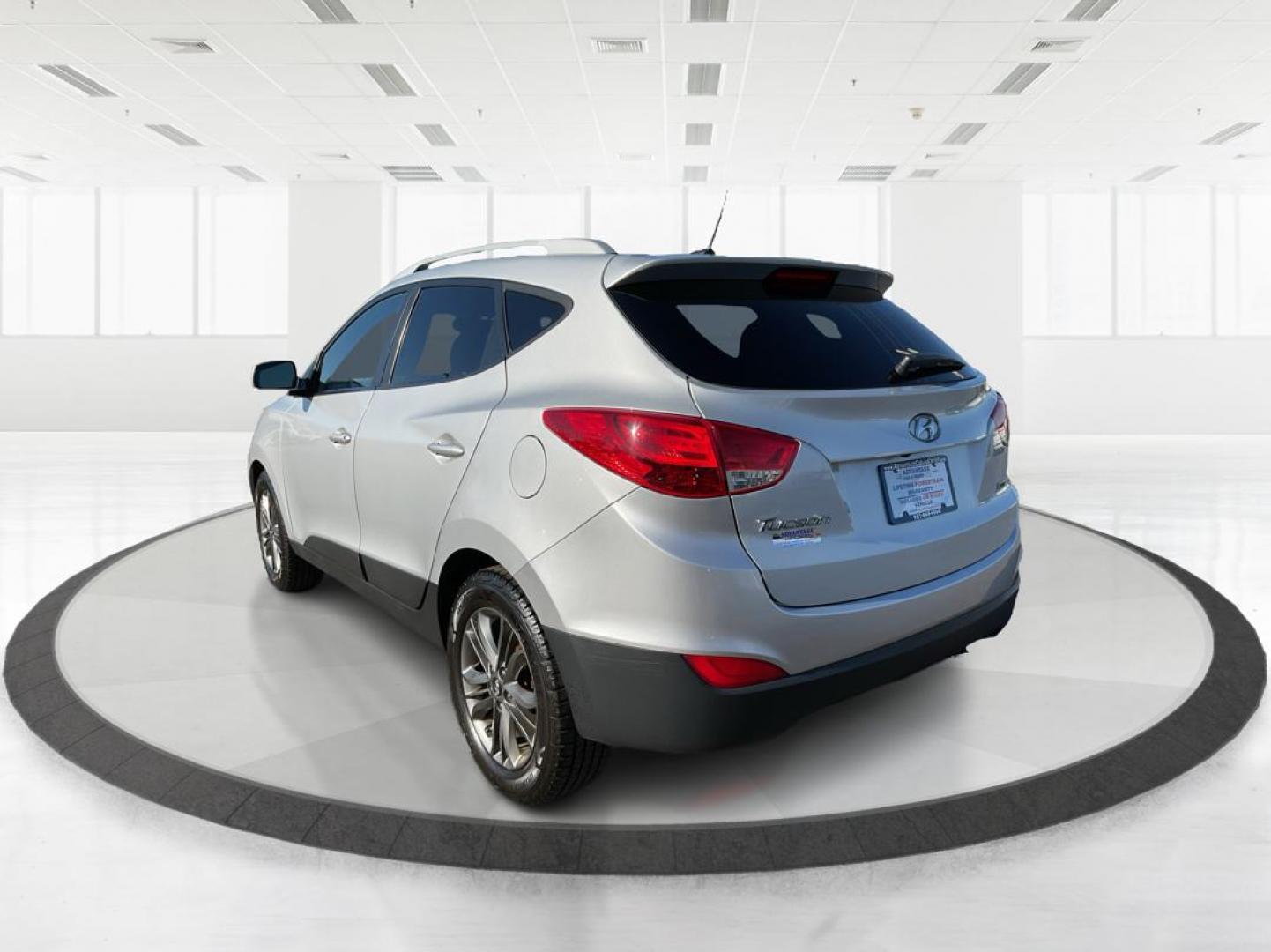 2014 Hyundai Tucson SE (KM8JUCAG8EU) with an Theta II 2.4L I-4 gasoline direct injection engine, located at 880 E. National Road, OH, 45377, (937) 908-9800, 39.891918, -84.183975 - Photo#4