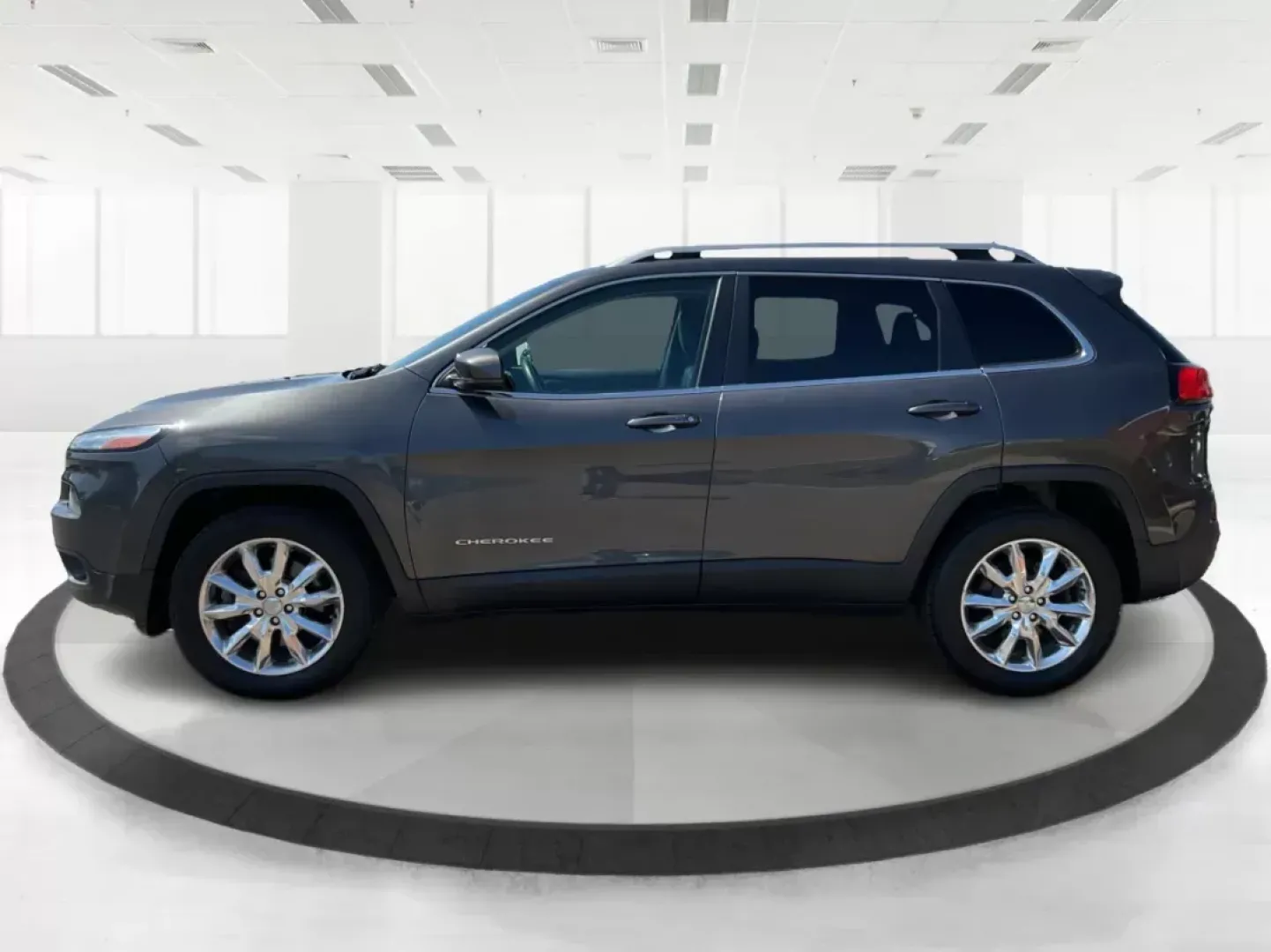 2014 Jeep Cherokee Limited 4WD (1C4PJMDBXEW) with an 2.4L L4 DOHC 16V engine, 9-Speed Automatic transmission, located at 1951 S Dayton Lakeview Rd., New Carlisle, OH, 45344, (937) 908-9800, 39.890999, -84.050255 - Photo#5