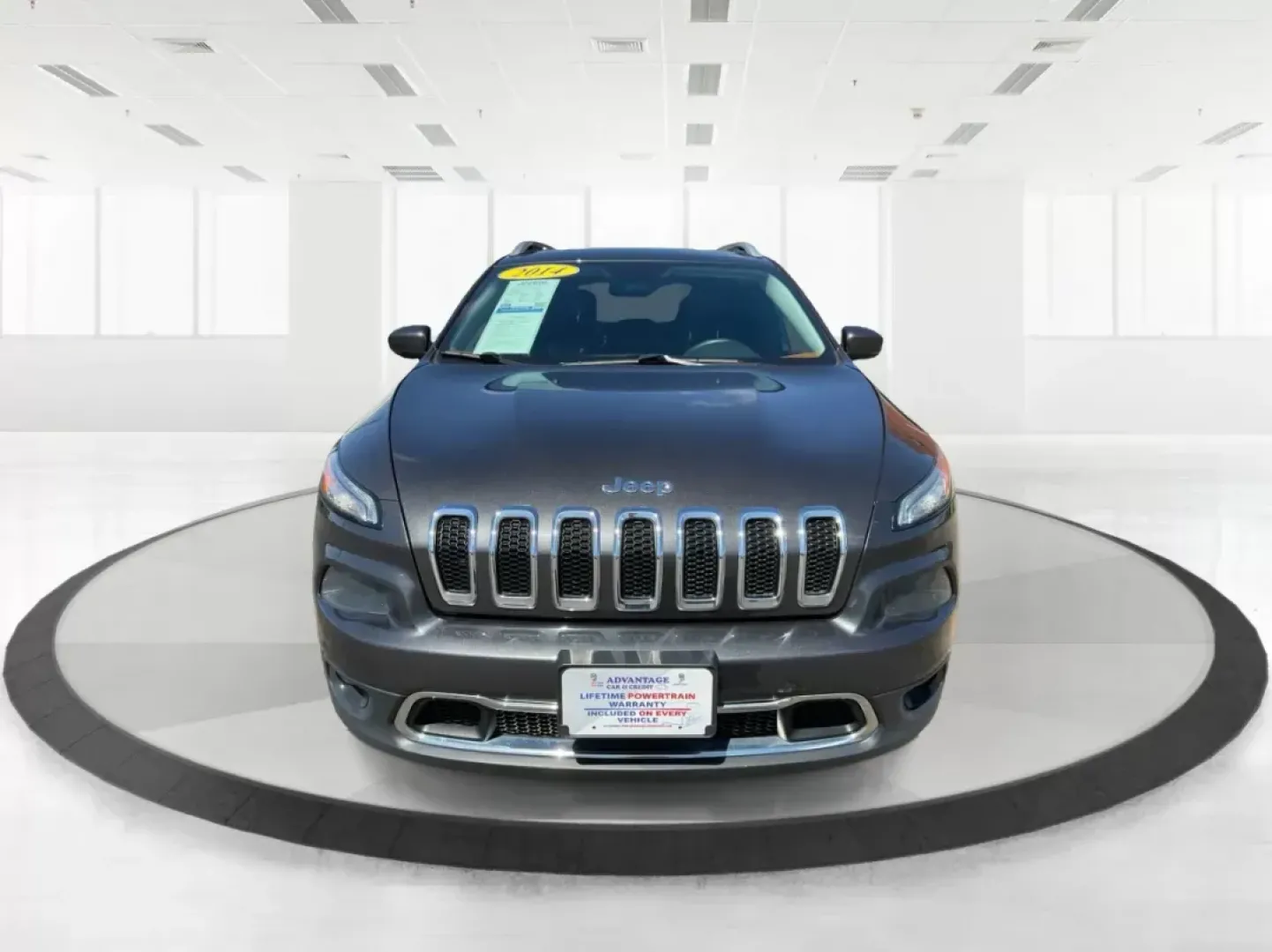 2014 Jeep Cherokee Limited 4WD (1C4PJMDBXEW) with an 2.4L L4 DOHC 16V engine, 9-Speed Automatic transmission, located at 1951 S Dayton Lakeview Rd., New Carlisle, OH, 45344, (937) 908-9800, 39.890999, -84.050255 - Photo#6