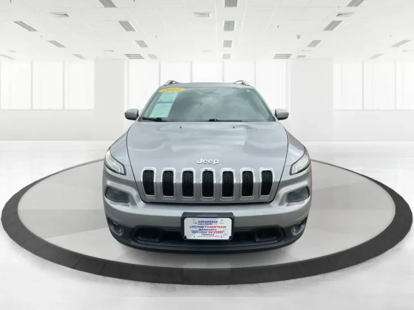 2014 Jeep Cherokee Latitude (1C4PJLCB4EW) with an Other engine, located at 1230 East Main St, Xenia, OH, 45385, (937) 908-9800, 39.688042, -83.910538 - Photo#5