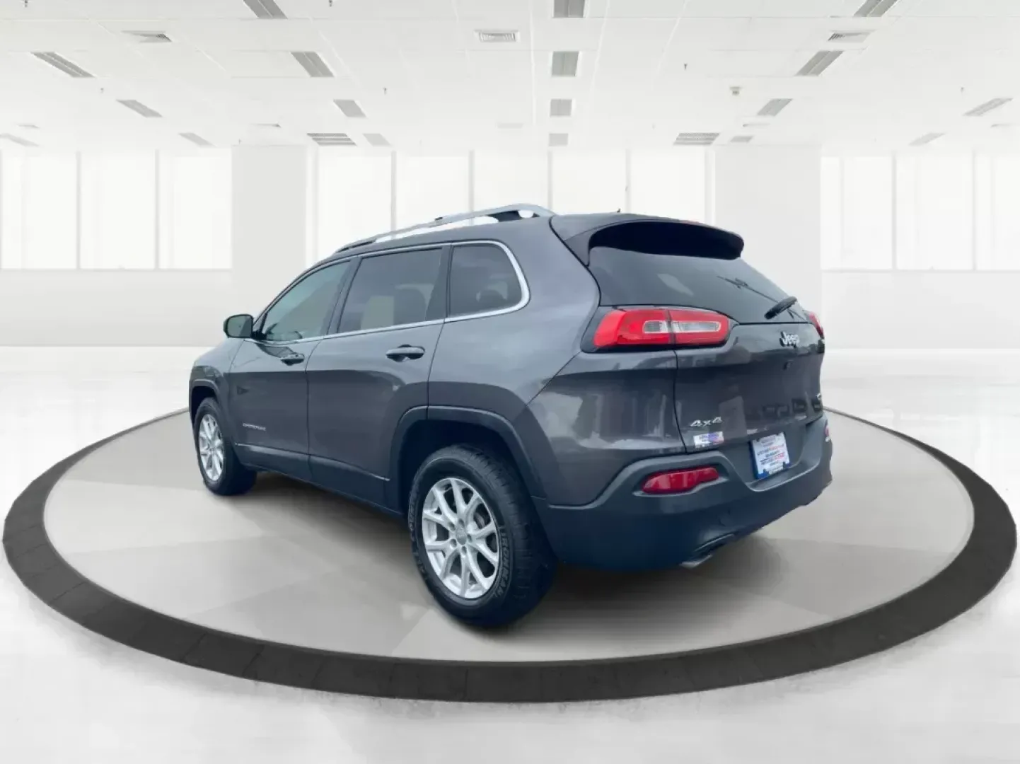 2014 Jeep Cherokee Latitude (1C4PJMCS3EW) with an Other engine, located at 880 E. National Road, OH, 45377, (937) 908-9800, 39.891918, -84.183975 - Photo#4