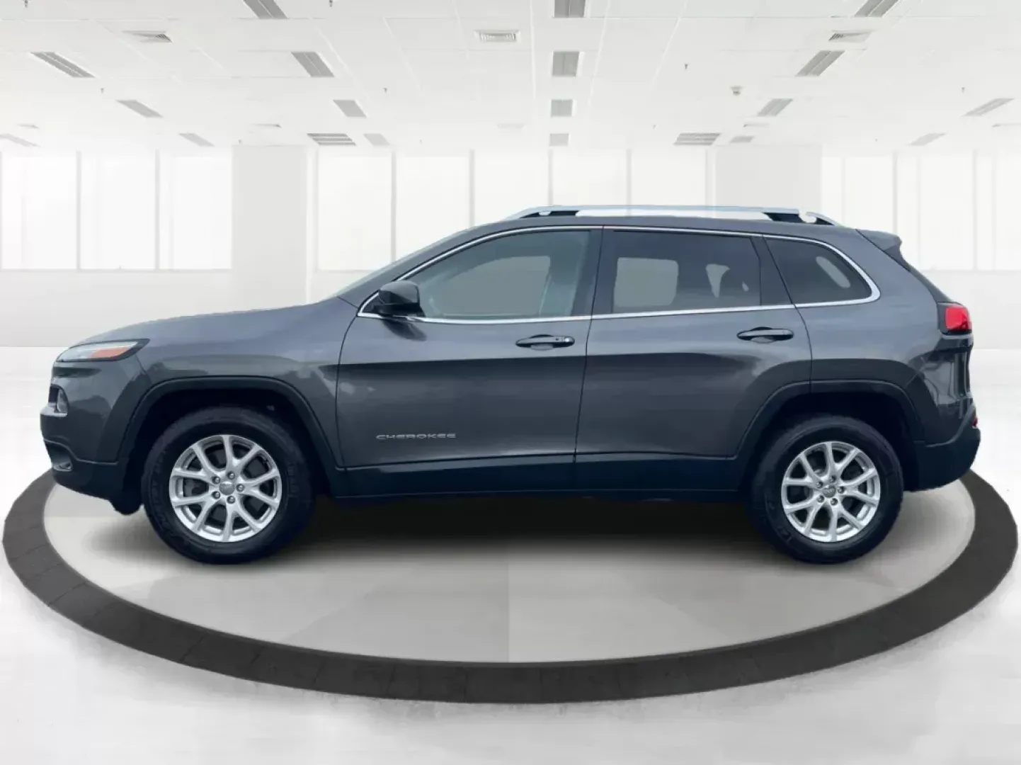 2014 Jeep Cherokee Latitude (1C4PJMCS3EW) with an Other engine, located at 880 E. National Road, OH, 45377, (937) 908-9800, 39.891918, -84.183975 - Photo#5