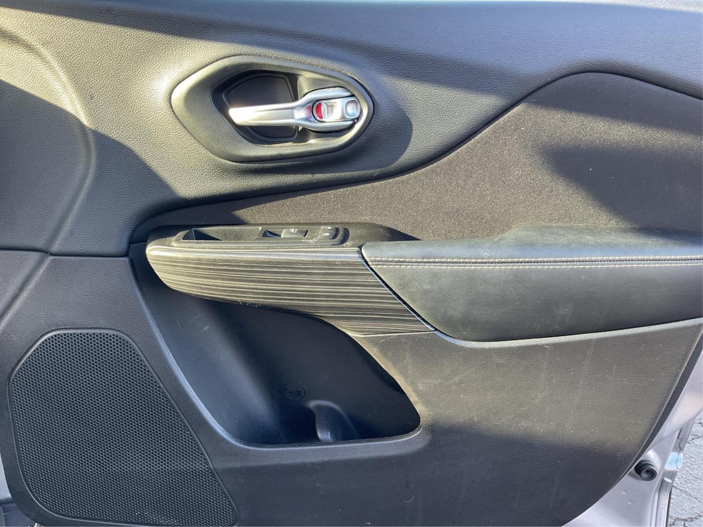 2014 Jeep Cherokee Sport (1C4PJLAB6EW) with an MultiAir2 Tigershark 2.4L I-4 variable valve contr engine, located at 1951 S Dayton Lakeview Rd., New Carlisle, OH, 45344, (937) 908-9800, 39.890999, -84.050255 - Photo#18