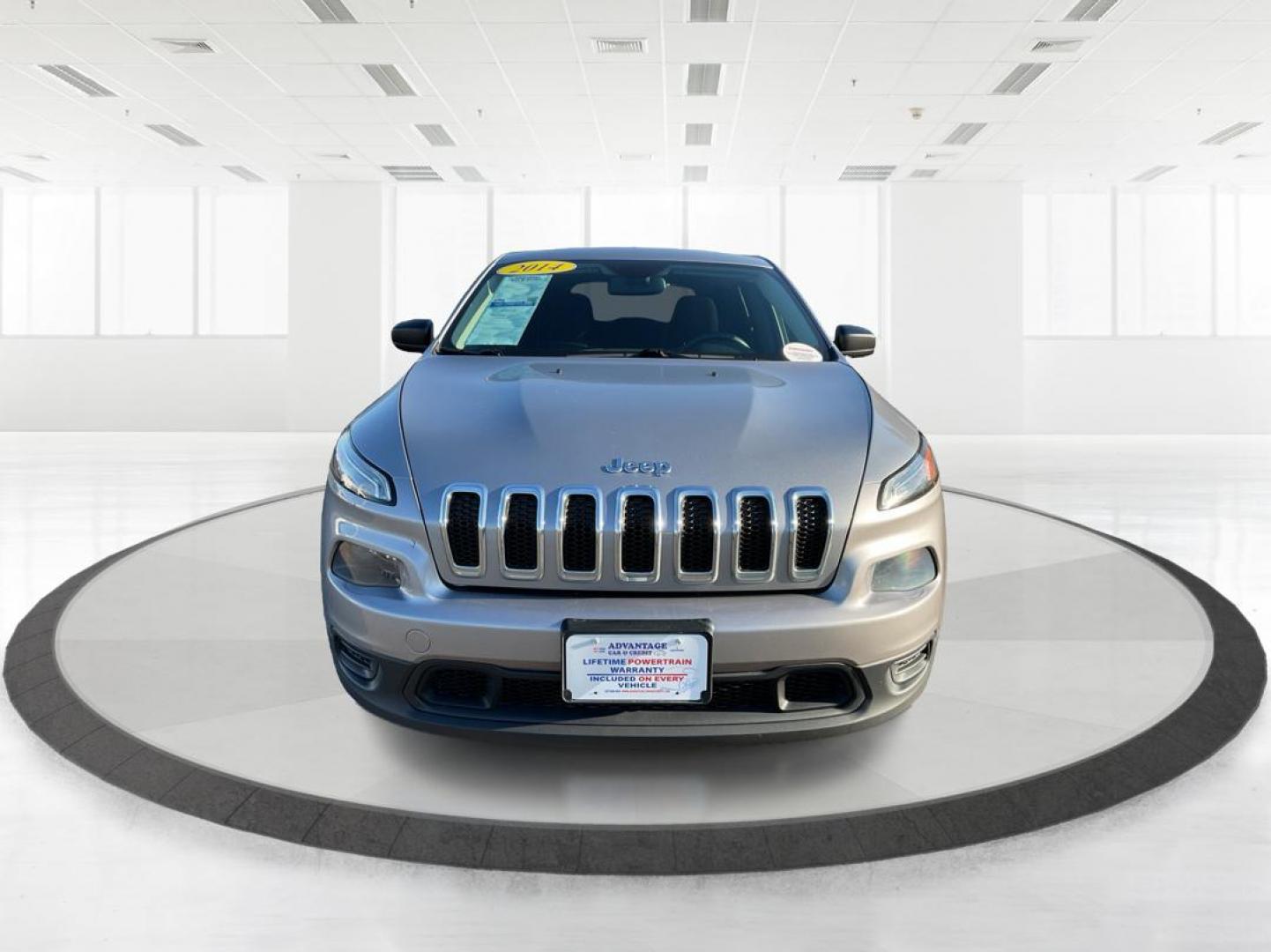 2014 Jeep Cherokee Sport (1C4PJLAB6EW) with an MultiAir2 Tigershark 2.4L I-4 variable valve contr engine, located at 1951 S Dayton Lakeview Rd., New Carlisle, OH, 45344, (937) 908-9800, 39.890999, -84.050255 - Photo#6