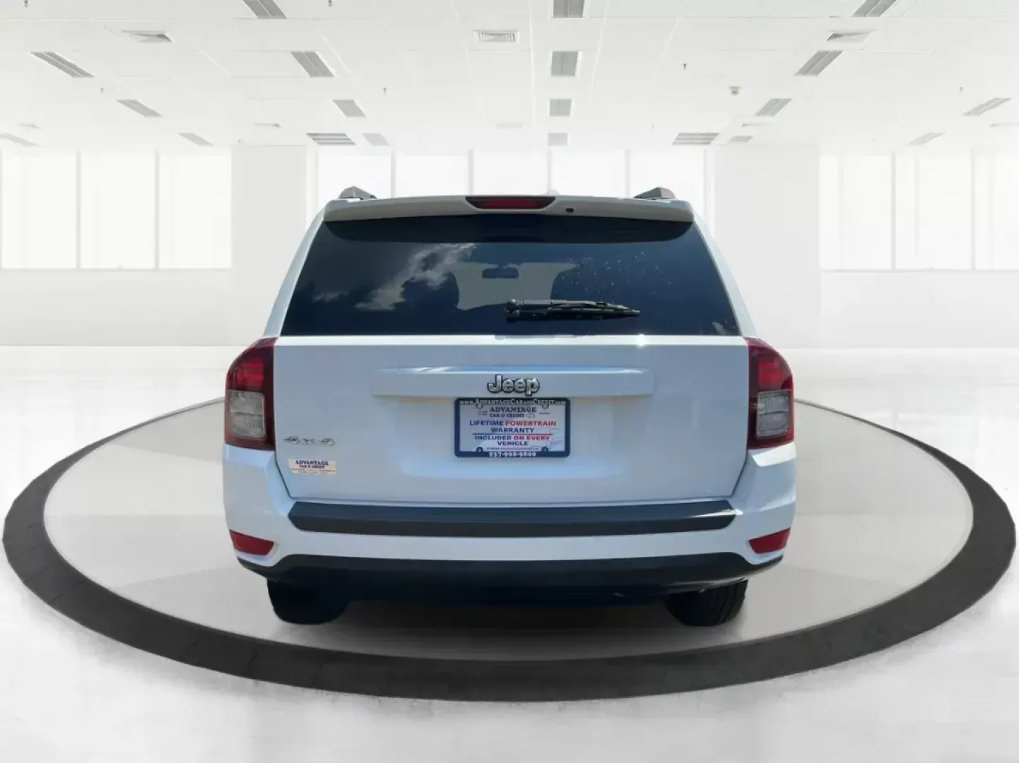 2014 Jeep Compass Sport (1C4NJDBB6ED) with an 2.4L I-4 DOHC engine, located at 401 Woodman Dr, Riverside, OH, 45431, (937) 908-9800, 39.761024, -84.120956 - Photo#3
