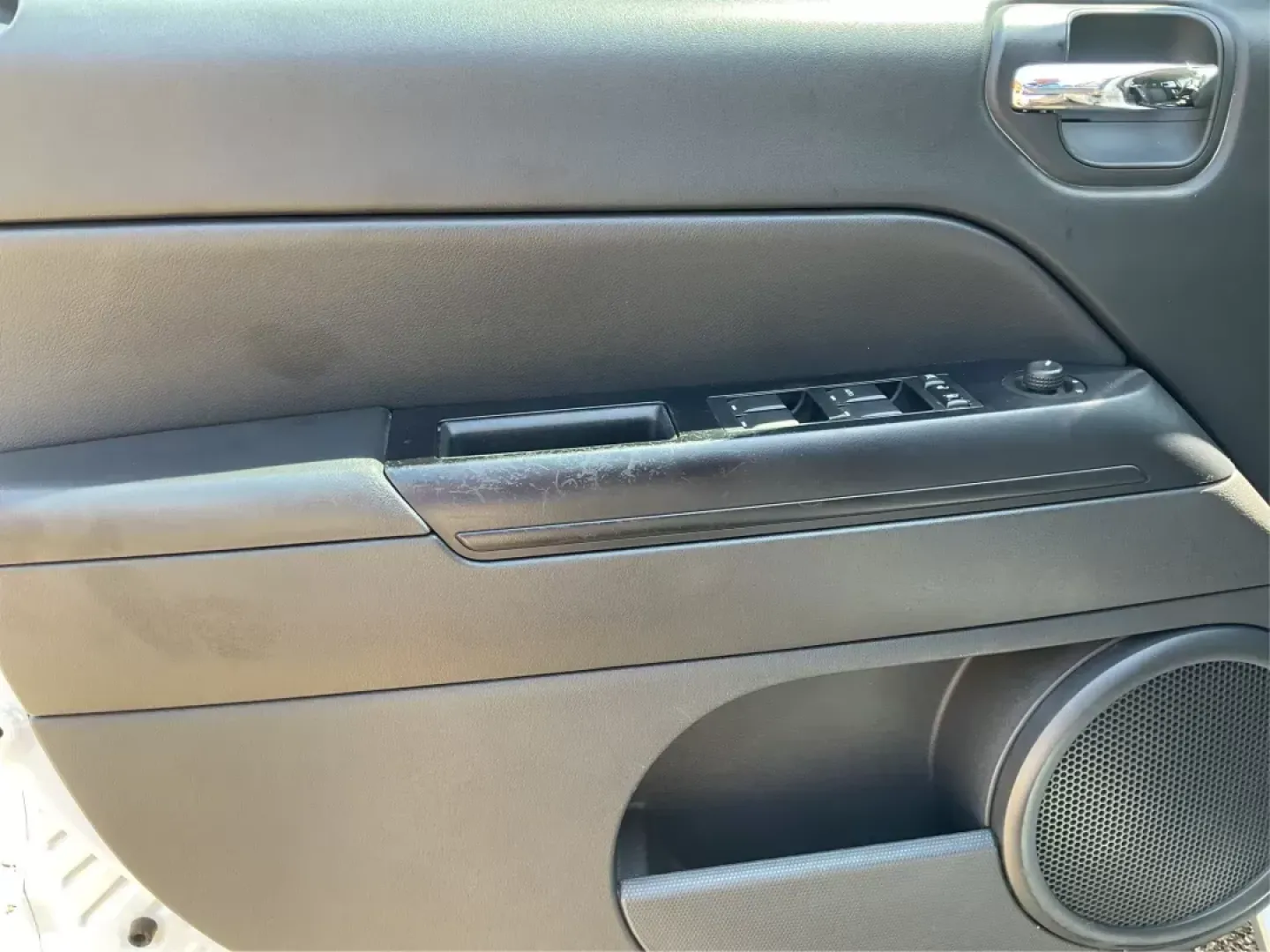 2014 Jeep Compass Sport (1C4NJDBB6ED) with an 2.4L I-4 DOHC engine, located at 401 Woodman Dr, Riverside, OH, 45431, (937) 908-9800, 39.761024, -84.120956 - Photo#17