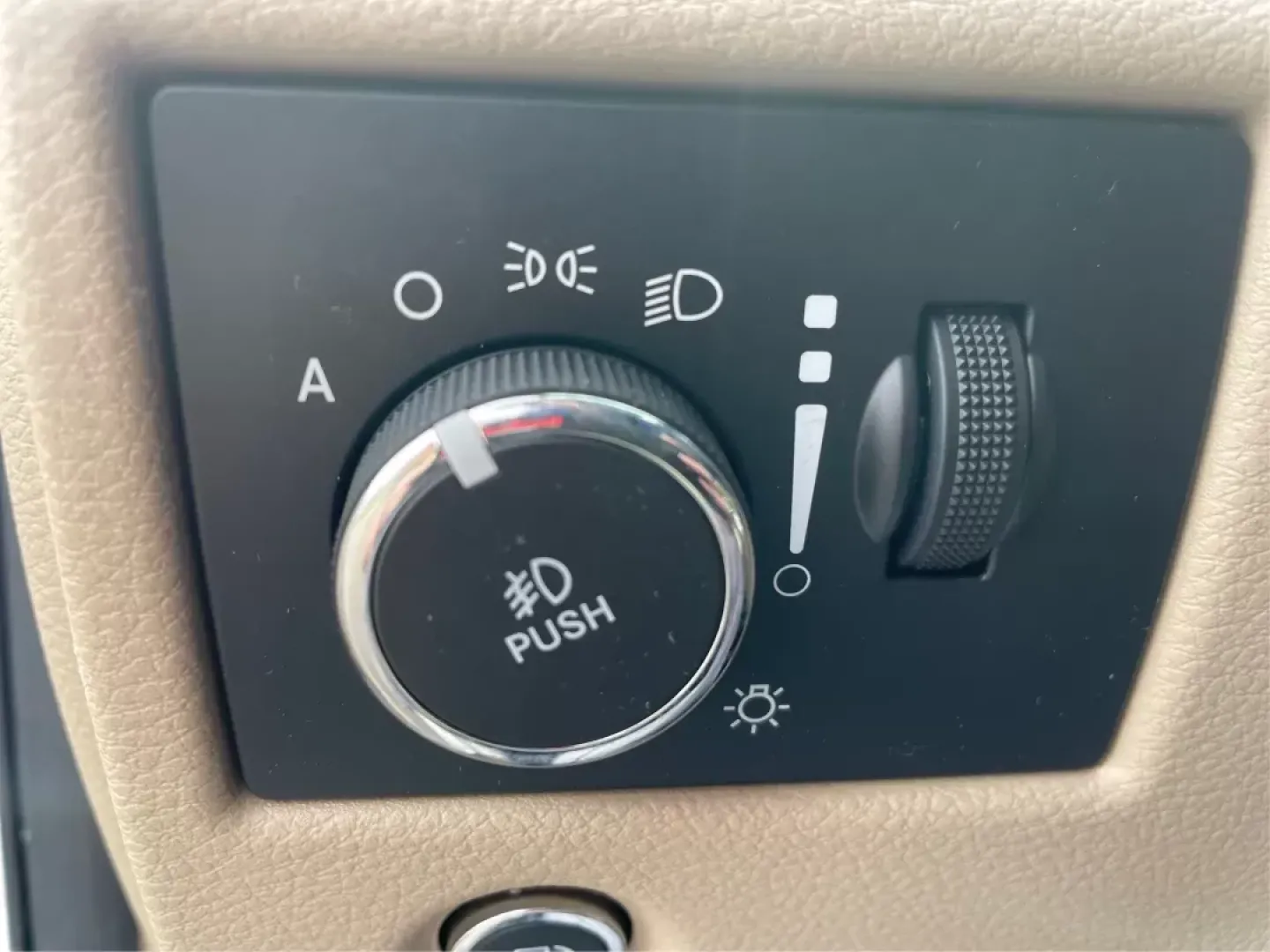 2014 Jeep Grand Cherokee Limited (1C4RJFBG4EC) with an Other engine, located at 401 Woodman Dr, Riverside, OH, 45431, (937) 908-9800, 39.761024, -84.120956 - Photo#17