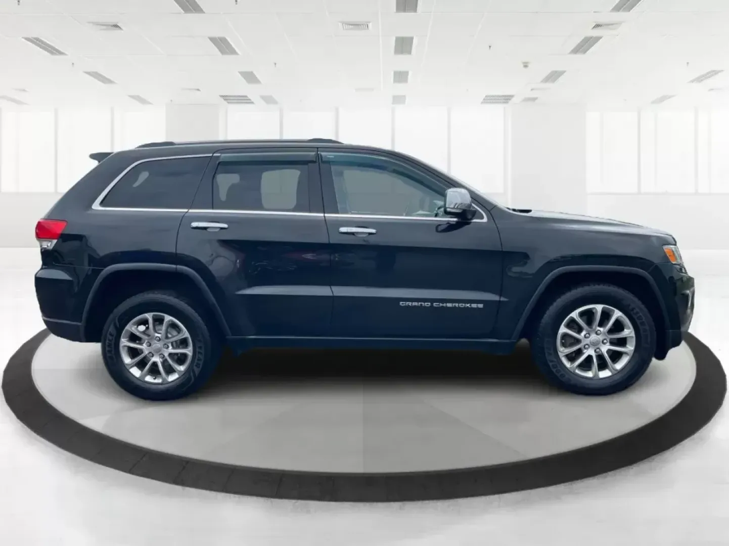 2014 Jeep Grand Cherokee Limited (1C4RJFBG9EC) with an Other engine, located at 401 Woodman Dr, Riverside, OH, 45431, (937) 908-9800, 39.761024, -84.120956 - Photo#1