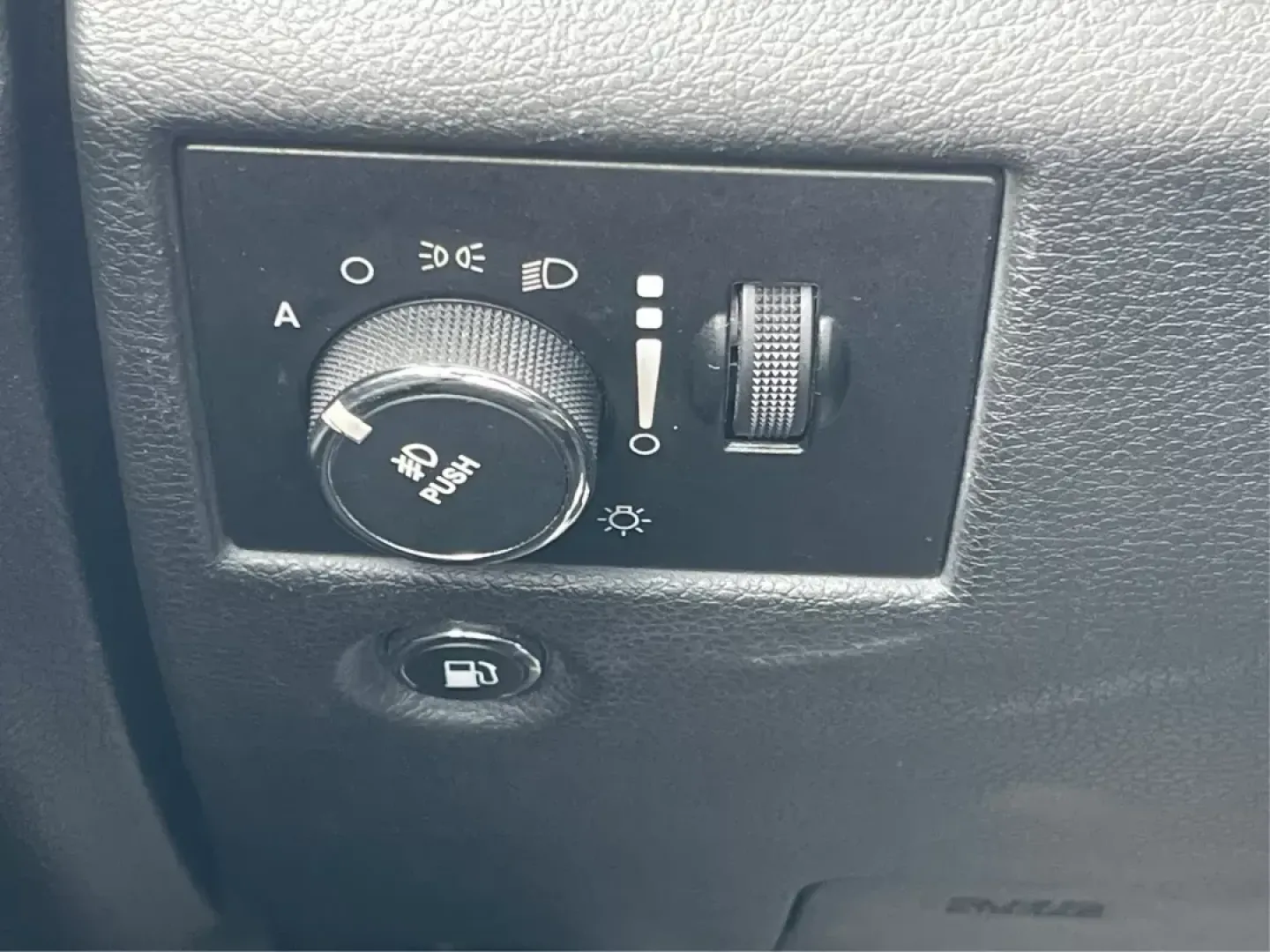 2014 Jeep Grand Cherokee Limited (1C4RJFBG9EC) with an Other engine, located at 401 Woodman Dr, Riverside, OH, 45431, (937) 908-9800, 39.761024, -84.120956 - Photo#16