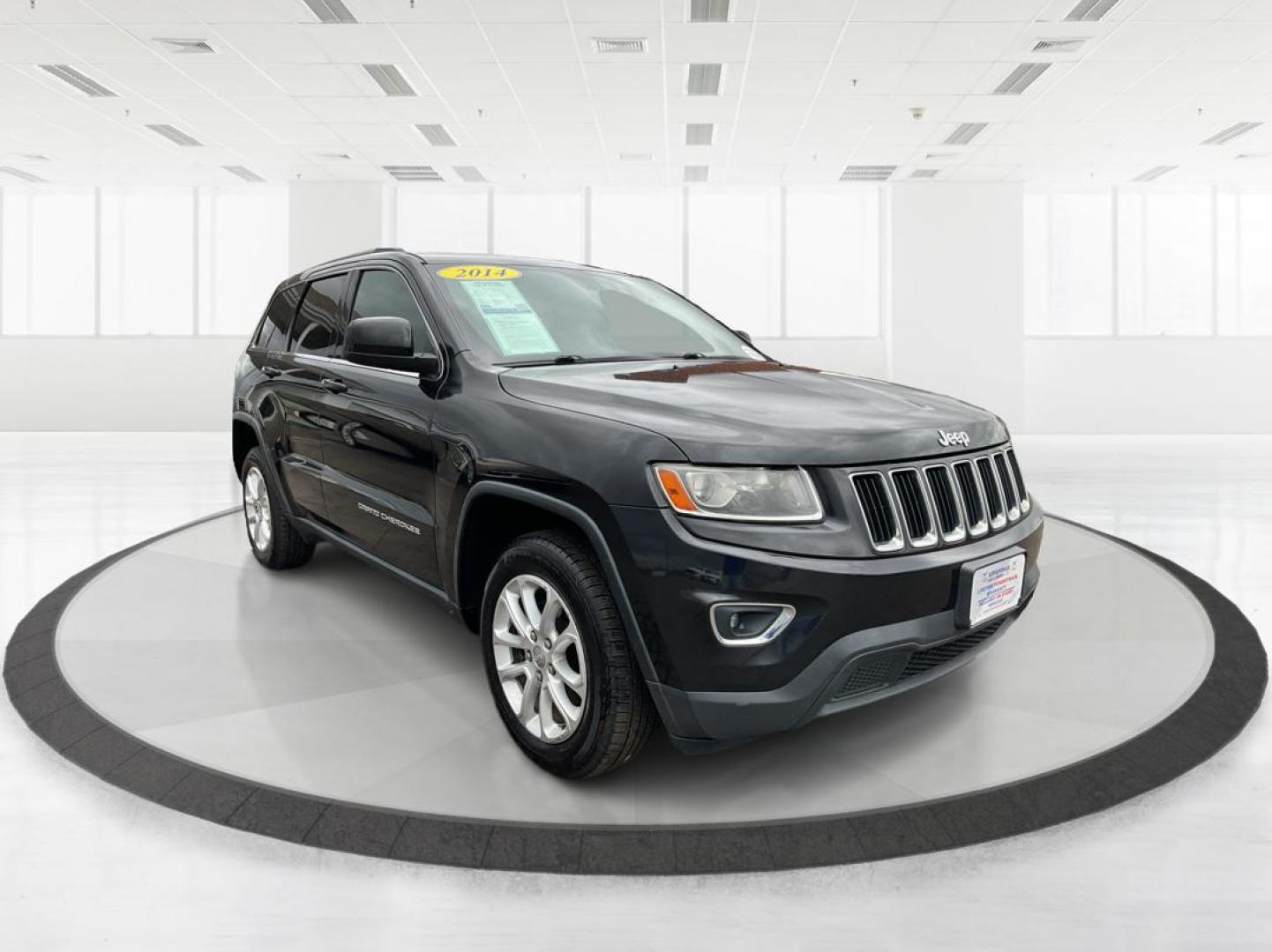 2014 Brilliant Black Crystal P Jeep Grand Cherokee Laredo 4WD (1C4RJFAG5EC) with an 3.6L V6 DOHC 24V engine, 5-Speed Automatic transmission, located at 401 Woodman Dr, Riverside, OH, 45431, (937) 908-9800, 39.761024, -84.120956 - Photo#0