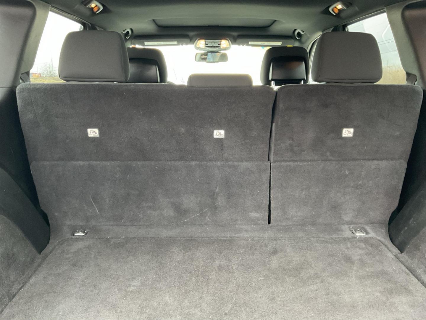2014 Brilliant Black Crystal P Jeep Grand Cherokee Laredo 4WD (1C4RJFAG5EC) with an 3.6L V6 DOHC 24V engine, 5-Speed Automatic transmission, located at 401 Woodman Dr, Riverside, OH, 45431, (937) 908-9800, 39.761024, -84.120956 - Photo#10