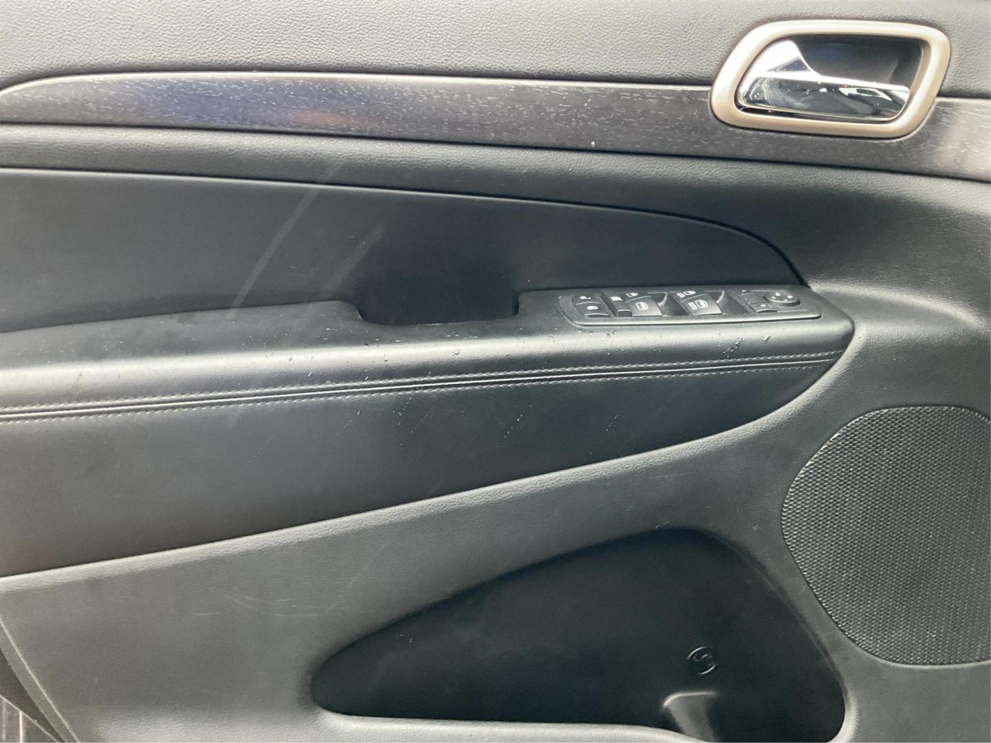 2014 Brilliant Black Crystal P Jeep Grand Cherokee Laredo 4WD (1C4RJFAG5EC) with an 3.6L V6 DOHC 24V engine, 5-Speed Automatic transmission, located at 401 Woodman Dr, Riverside, OH, 45431, (937) 908-9800, 39.761024, -84.120956 - Photo#15