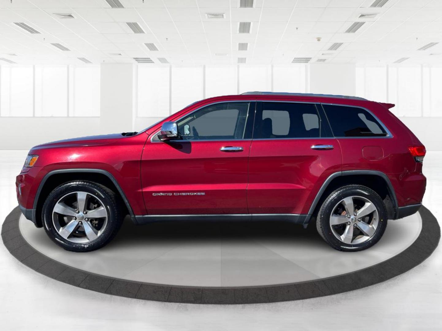 2014 Jeep Grand Cherokee Limited (1C4RJFBG5EC) with an 3.6L V-6 DOHC engine, located at 1951 S Dayton Lakeview Rd., New Carlisle, OH, 45344, (937) 908-9800, 39.890999, -84.050255 - Photo#5