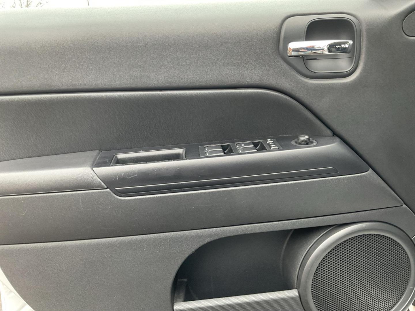 2014 Jeep Patriot Sport (1C4NJRBB0ED) with an Other engine, located at 1099 N County Rd 25A , Troy, OH, 45373, (937) 908-9800, 40.057041, -84.215462 - Photo#16