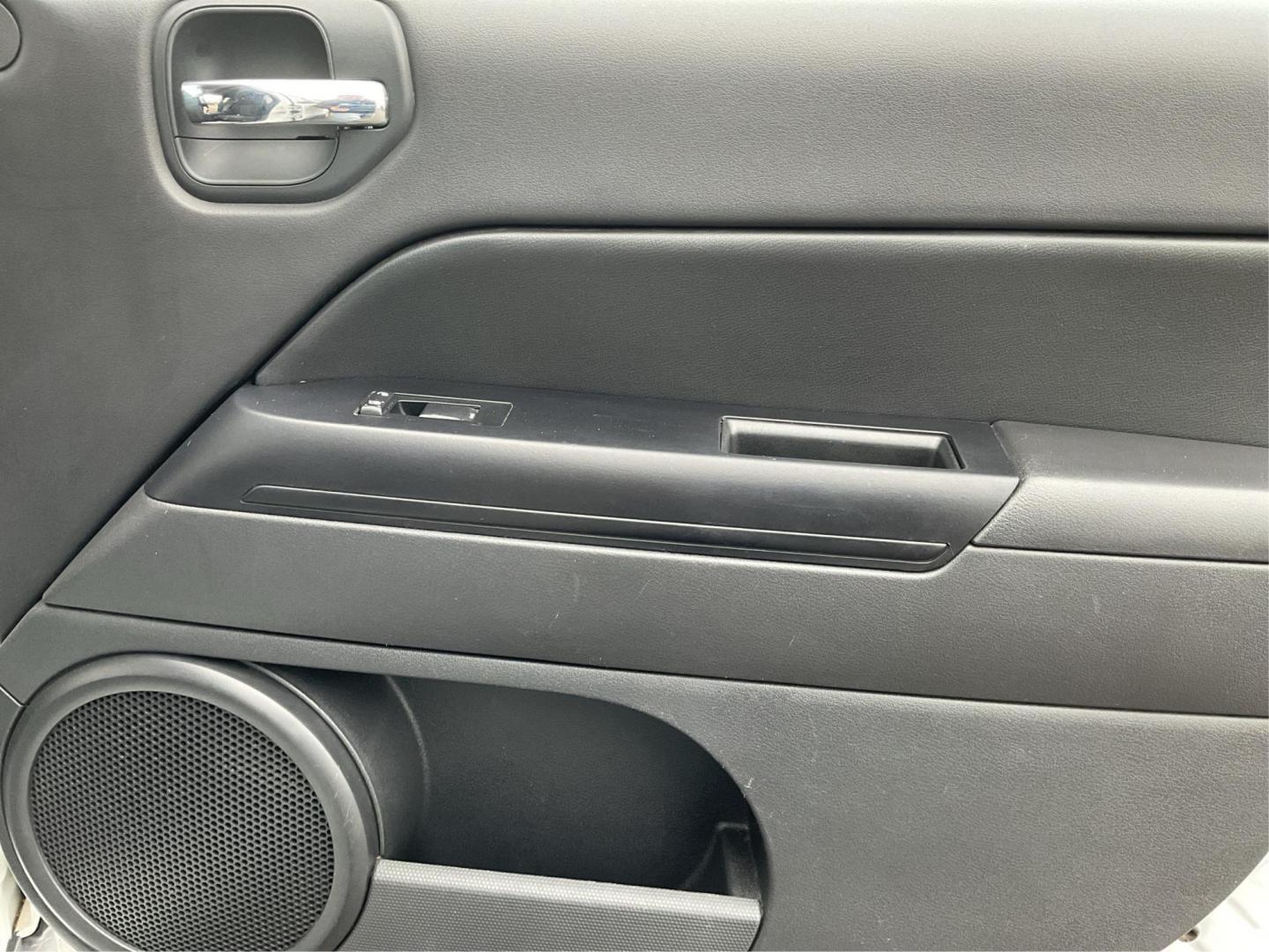 2014 Jeep Patriot Sport (1C4NJRBB0ED) with an Other engine, located at 1099 N County Rd 25A , Troy, OH, 45373, (937) 908-9800, 40.057041, -84.215462 - Photo#17