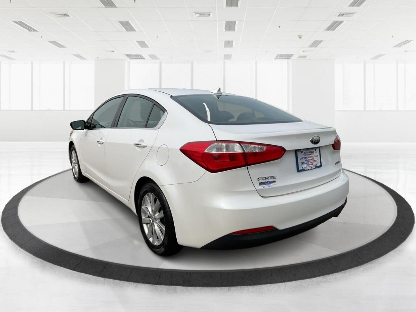 2014 Kia Forte EX (KNAFX4A81E5) with an 2L I-4 gasoline direct injection engine, located at 1099 N County Rd 25A , Troy, OH, 45373, (937) 908-9800, 40.057041, -84.215462 - Photo#5