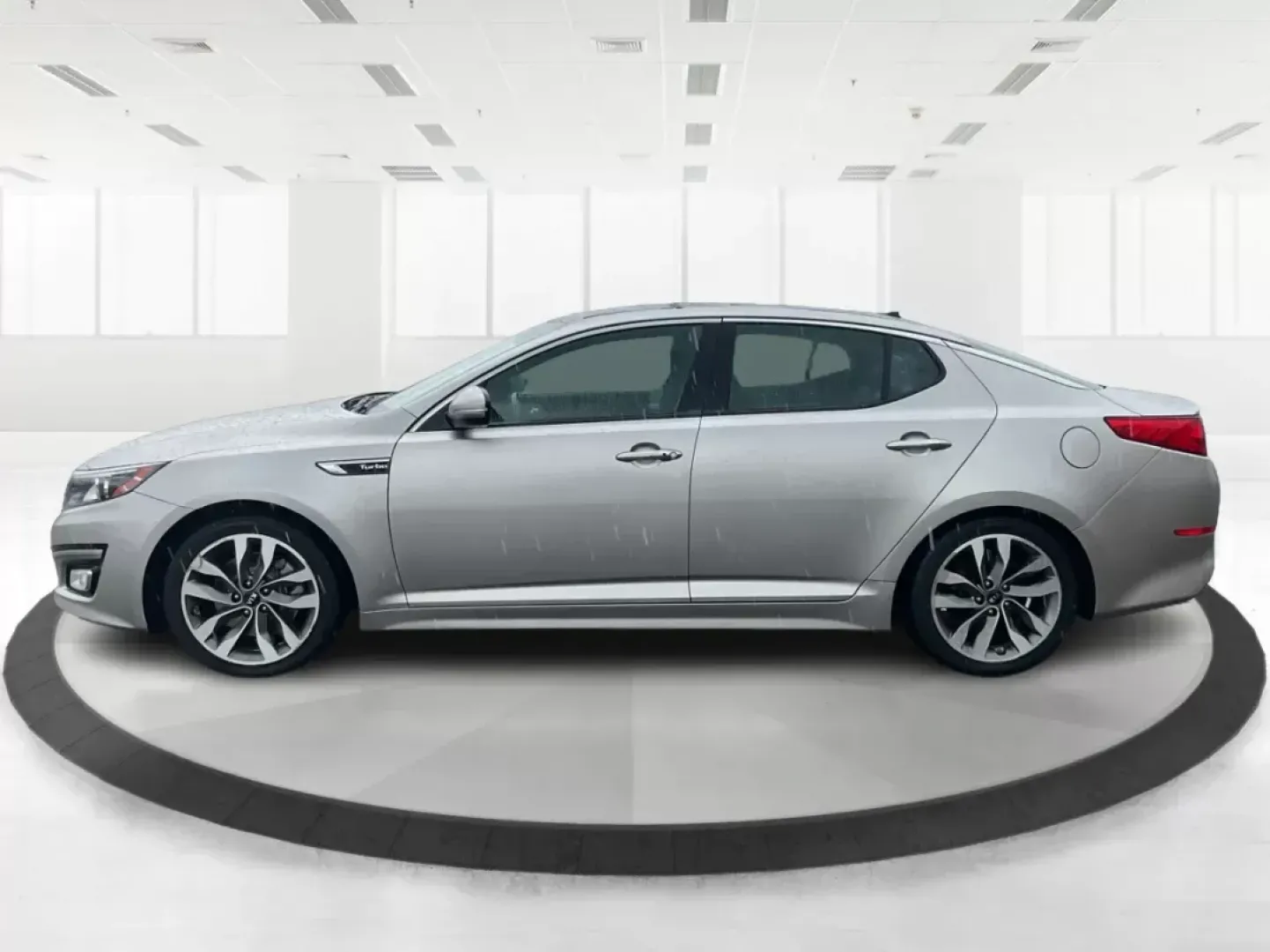 2014 Kia Optima SX Turbo (5XXGR4A63EG) with an Theta II 2L I-4 gasoline direct injection engine, located at 1230 East Main St, Xenia, OH, 45385, (937) 908-9800, 39.688042, -83.910538 - Photo#4