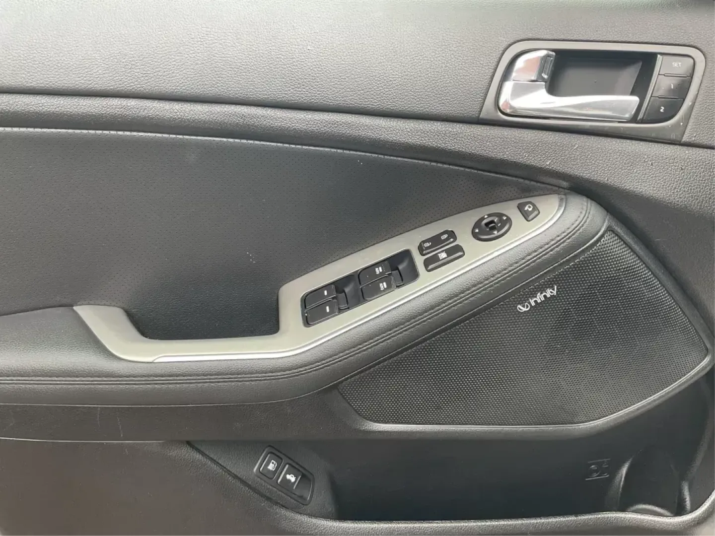 2014 Kia Optima SX Turbo (5XXGR4A63EG) with an Theta II 2L I-4 gasoline direct injection engine, located at 1230 East Main St, Xenia, OH, 45385, (937) 908-9800, 39.688042, -83.910538 - Photo#17